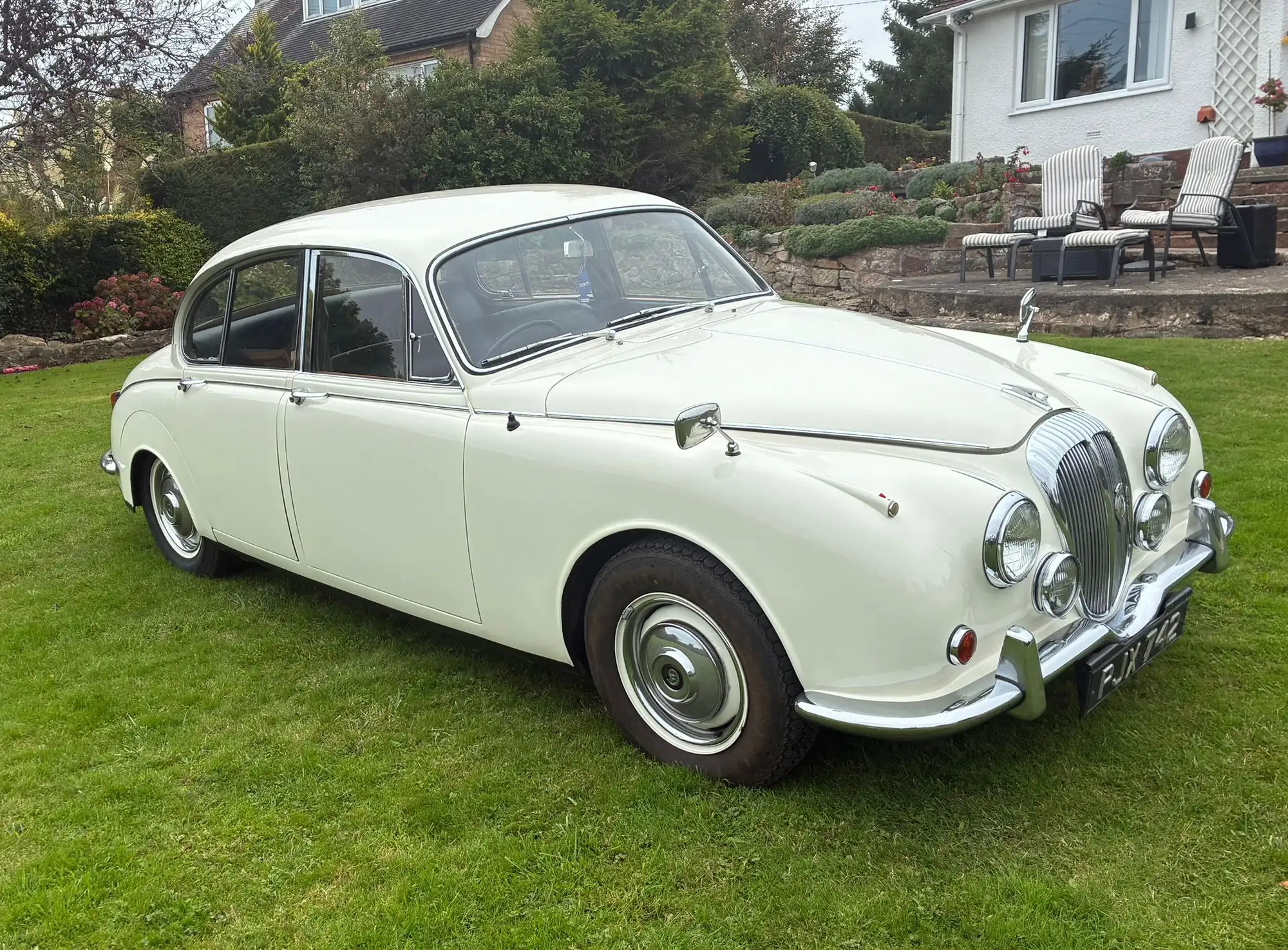 1969 Daimler V8-250-Sold
