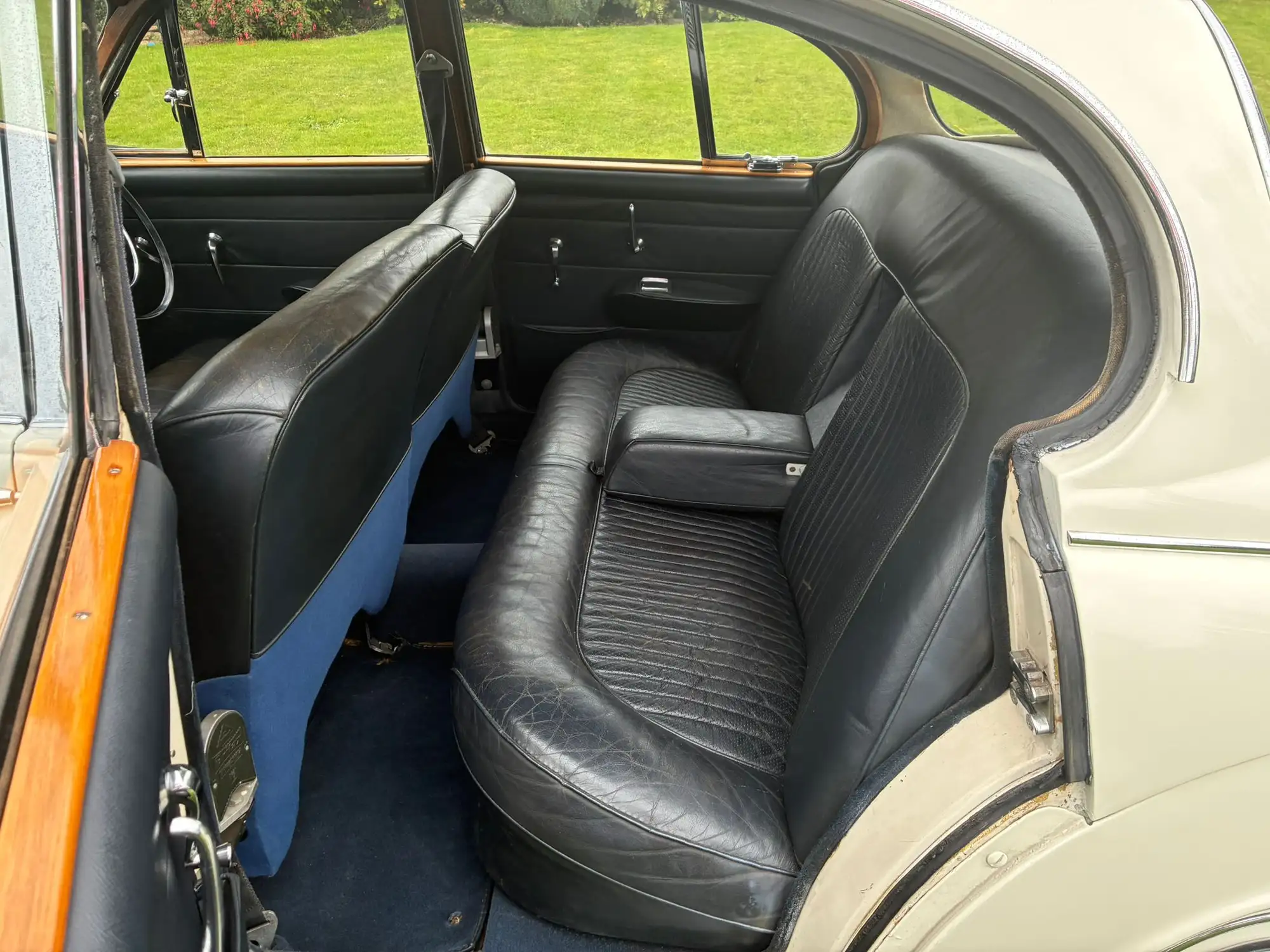 1969 Daimler V8-250-Sold