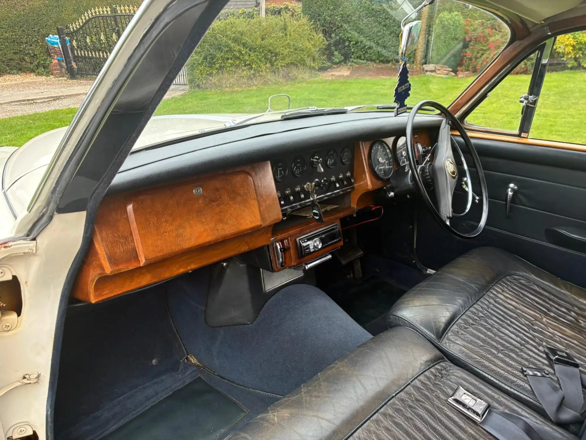 1969 Daimler V8-250-Sold