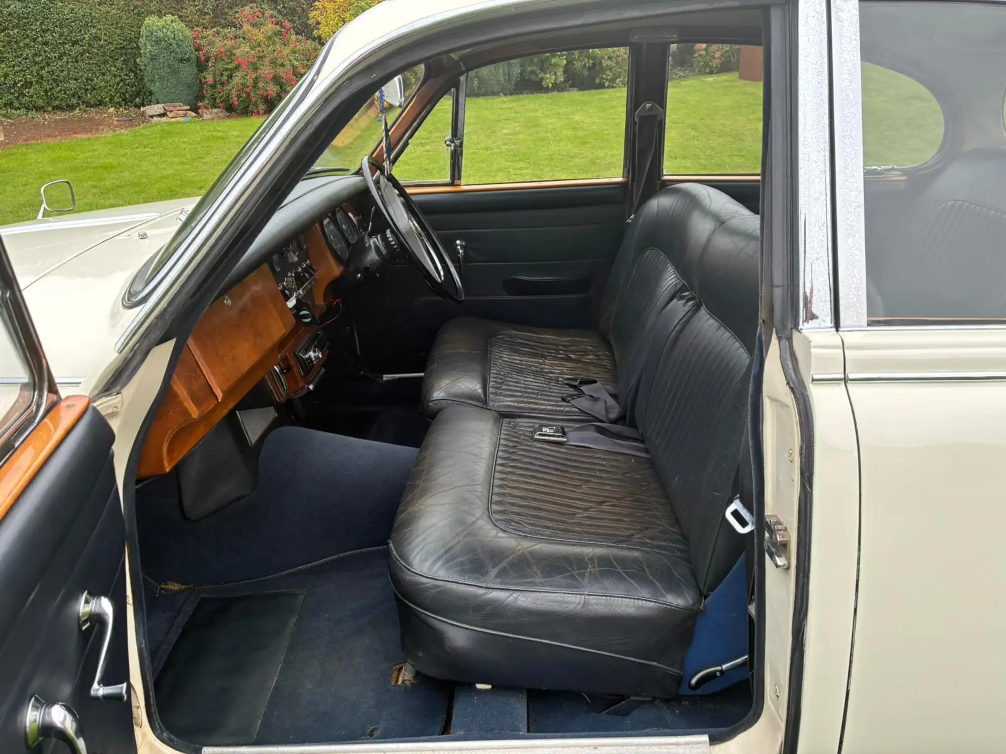 1969 Daimler V8-250-Sold