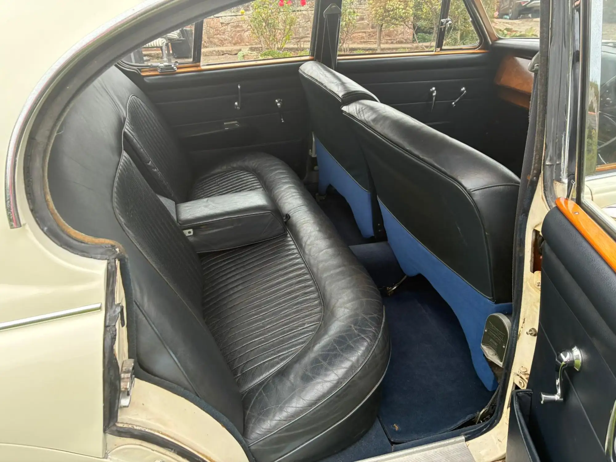 1969 Daimler V8-250-Sold