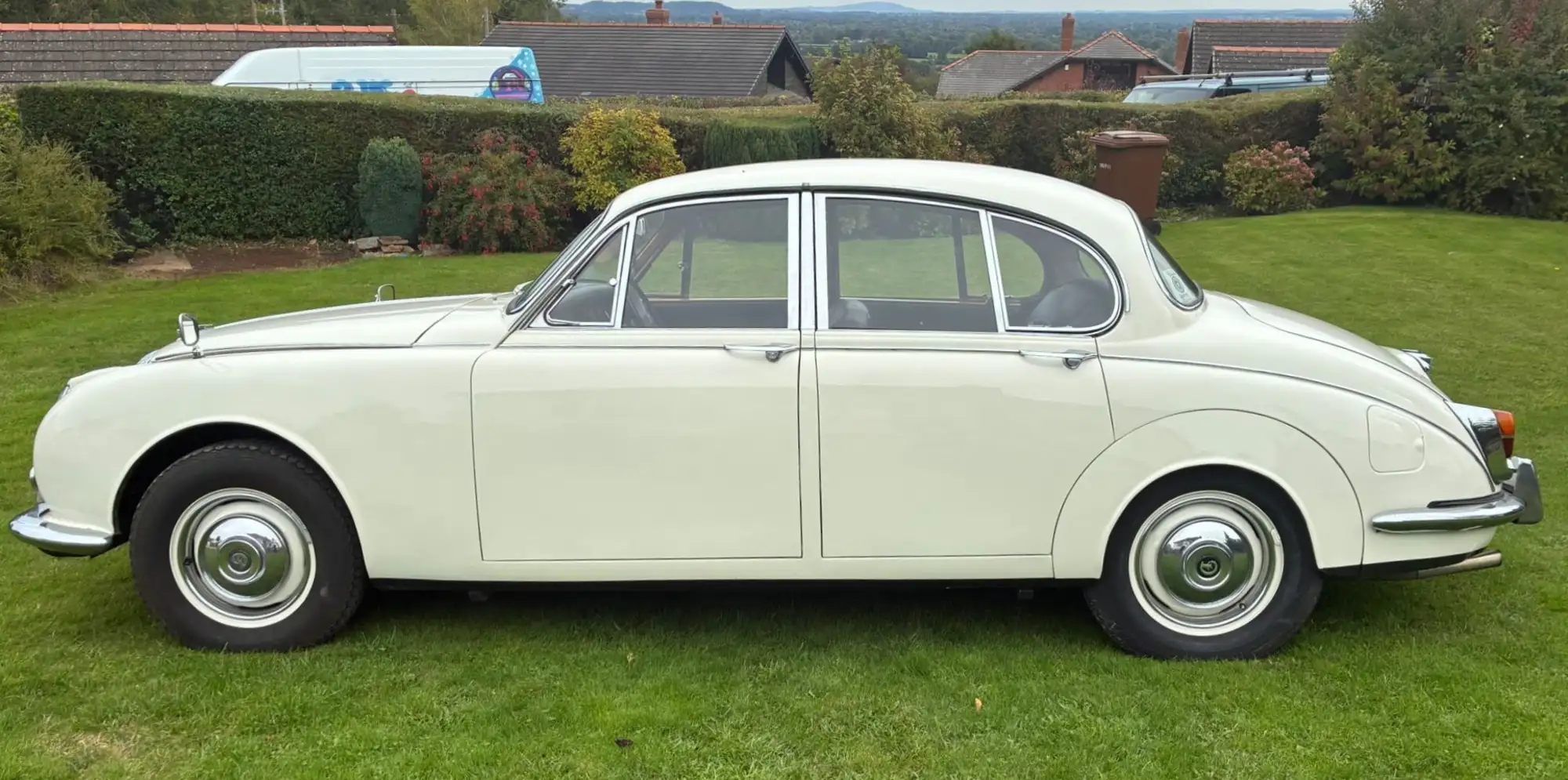 1969 Daimler V8-250-Sold