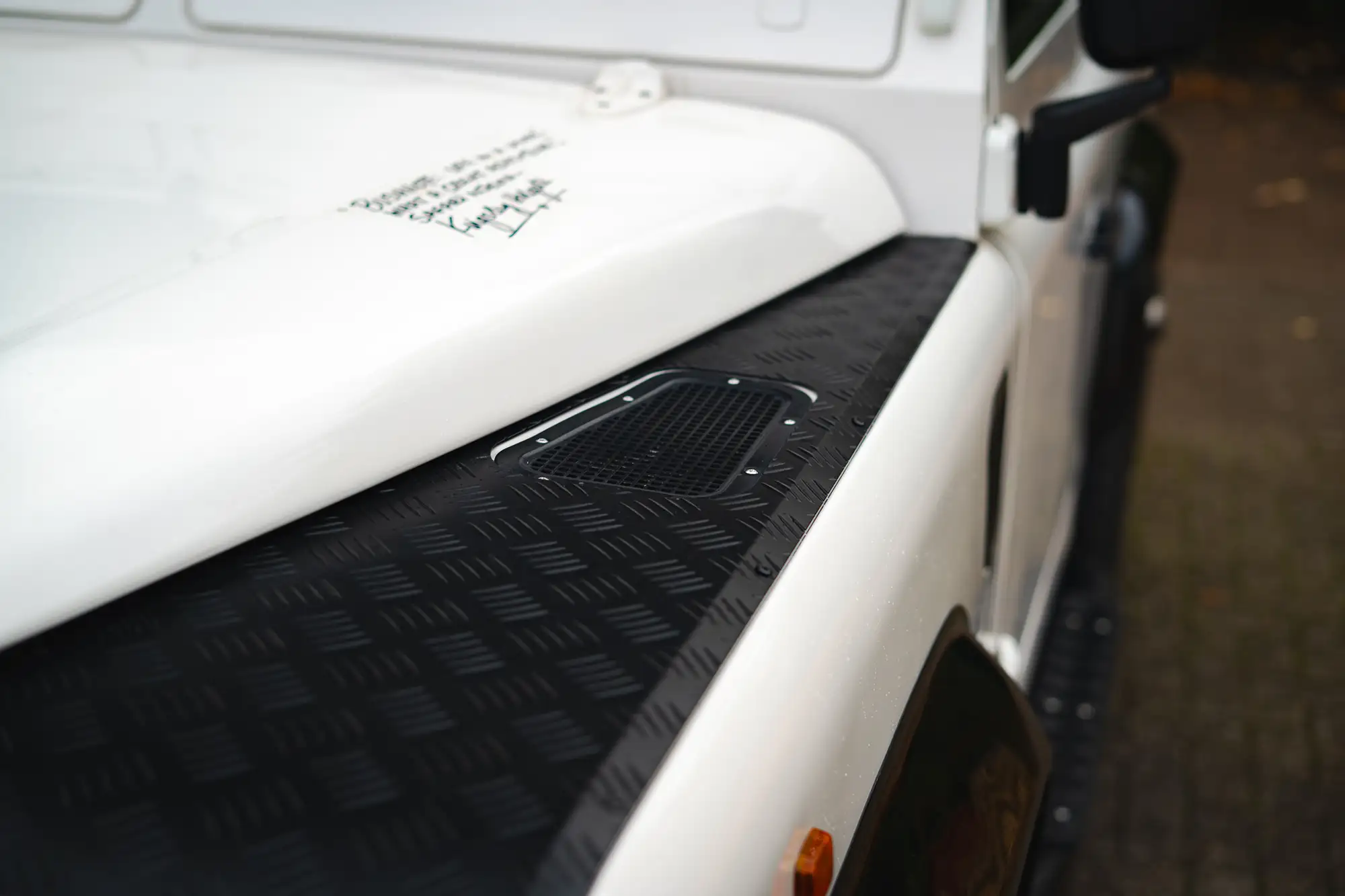 1999 Land Rover Defender 90 M52 2.8i Station Wagon †-Sold