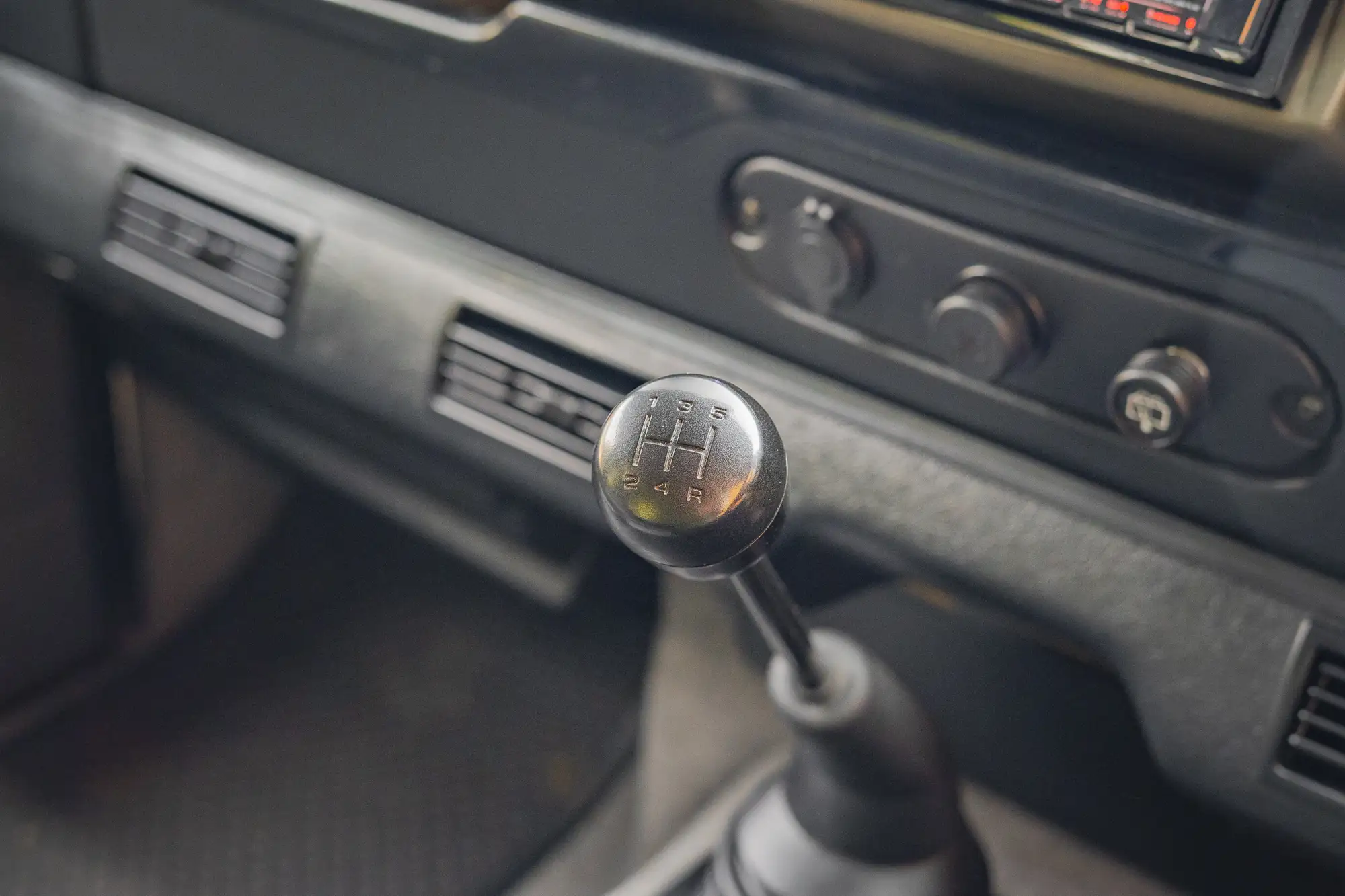 1999 Land Rover Defender 90 M52 2.8i Station Wagon †-Sold