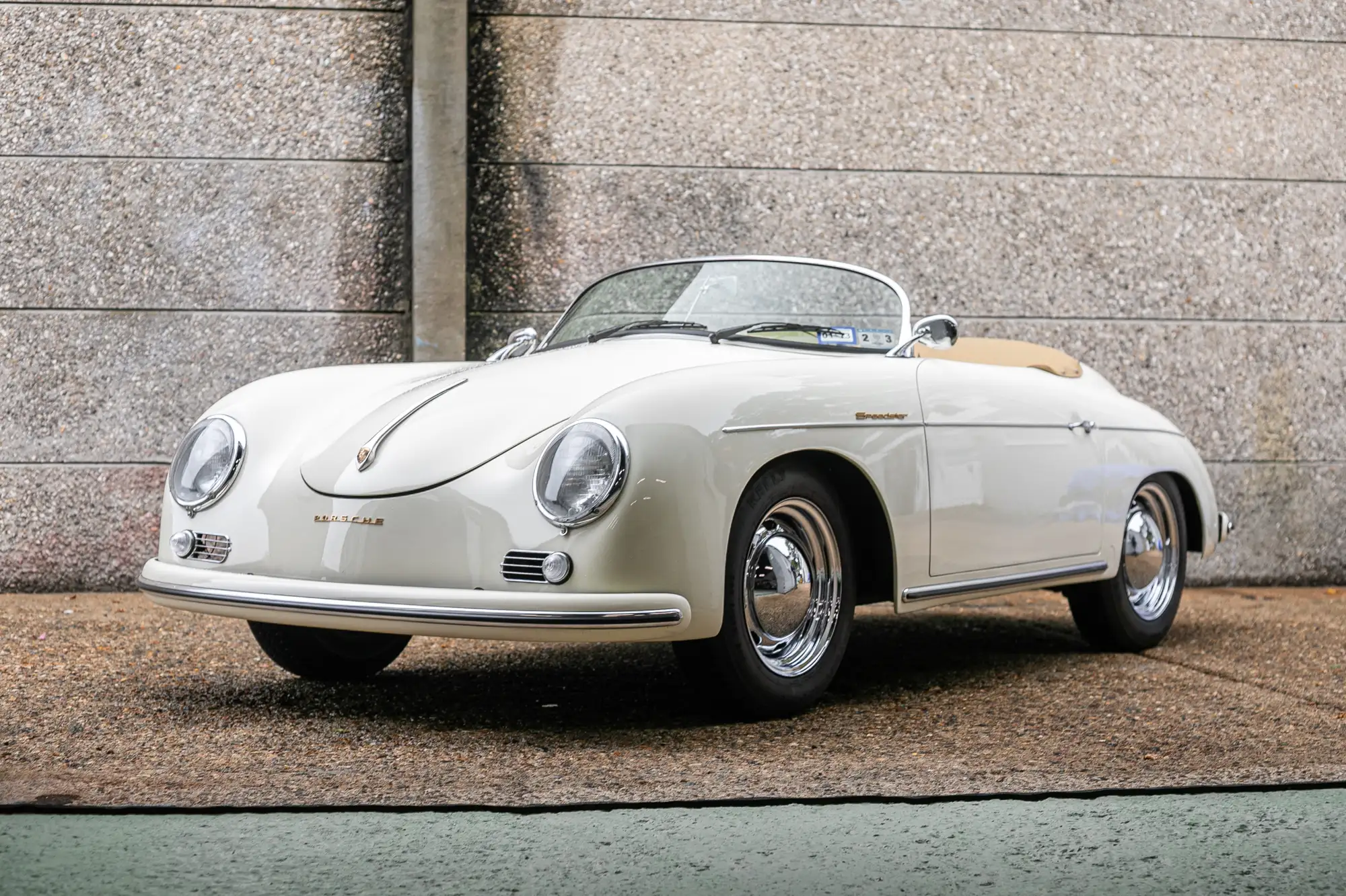 ホワイトレザー バーチェア Iconic Auctioneers | 1962 'Porsche 356 Speedster' Replica-Sold