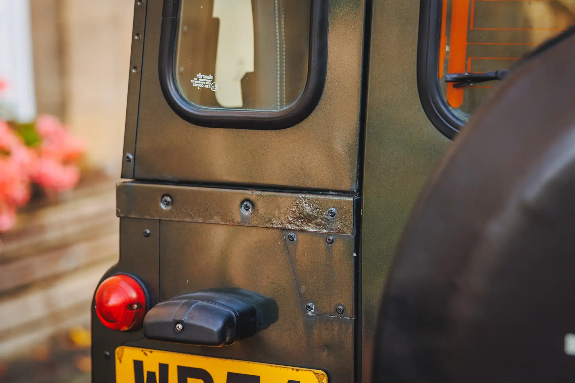 Land Rover Defender 110 XS Station Wagon Td5-Sold