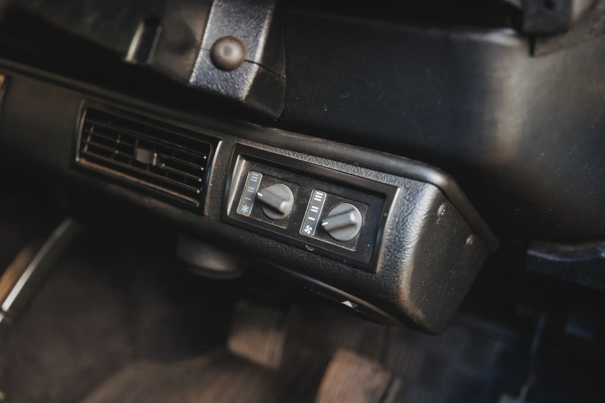 Land Rover Defender 110 XS Station Wagon Td5-Sold