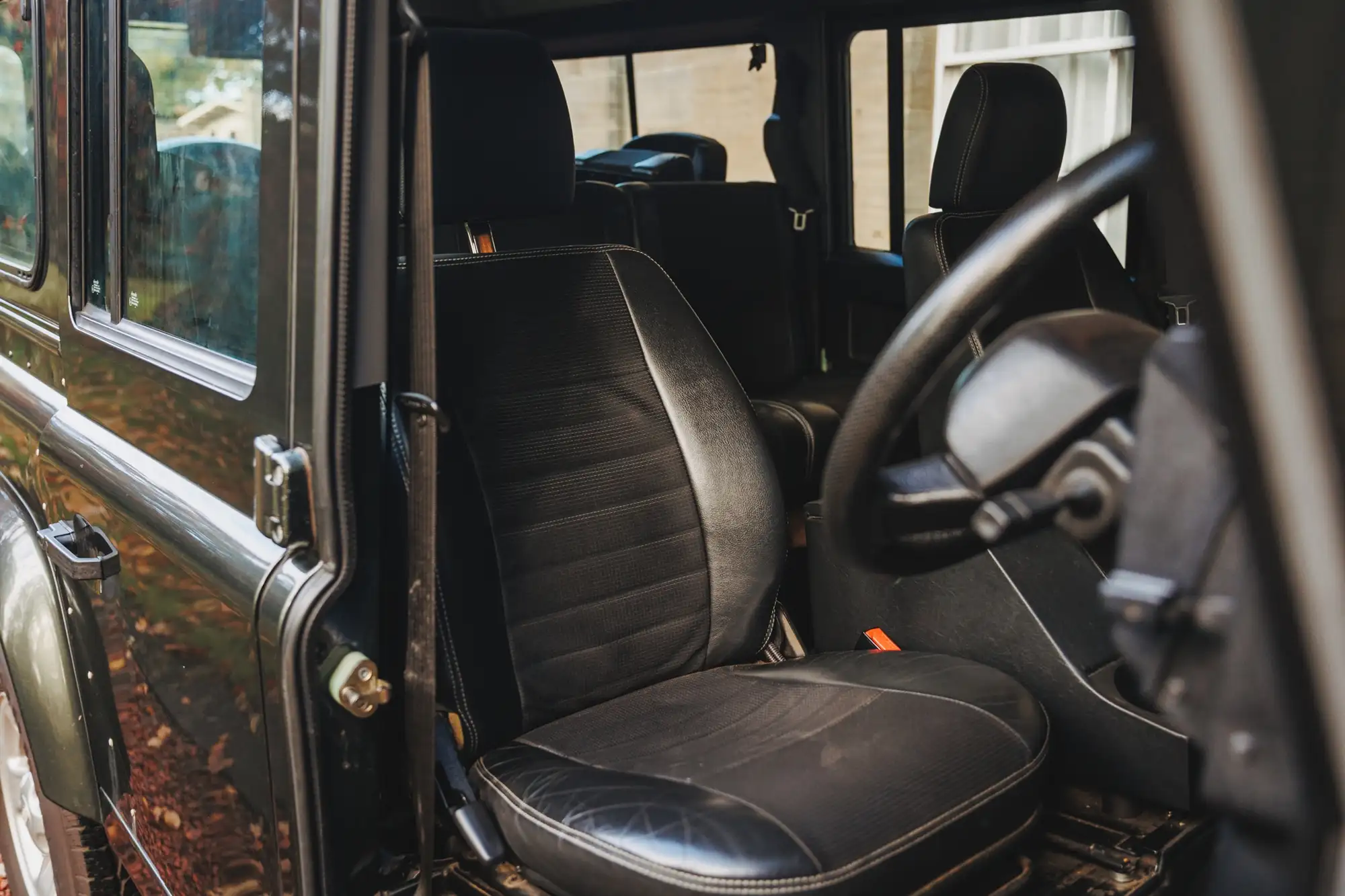 Land Rover Defender 110 XS Station Wagon Td5-Sold