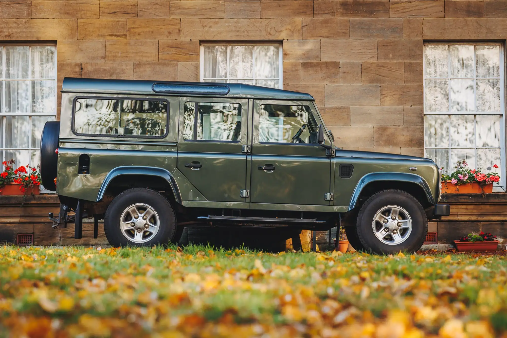 Land Rover Defender 110 XS Station Wagon Td5-Sold