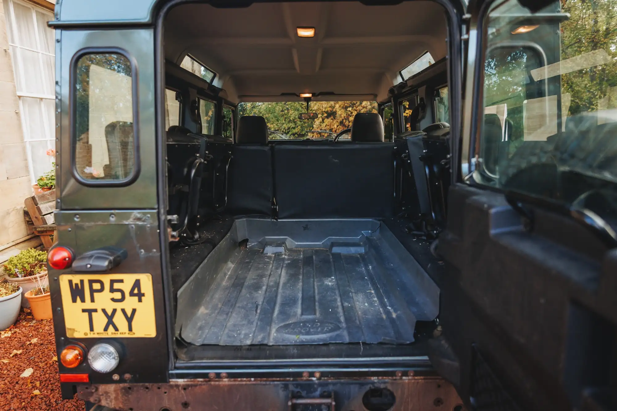 Land Rover Defender 110 XS Station Wagon Td5-Sold