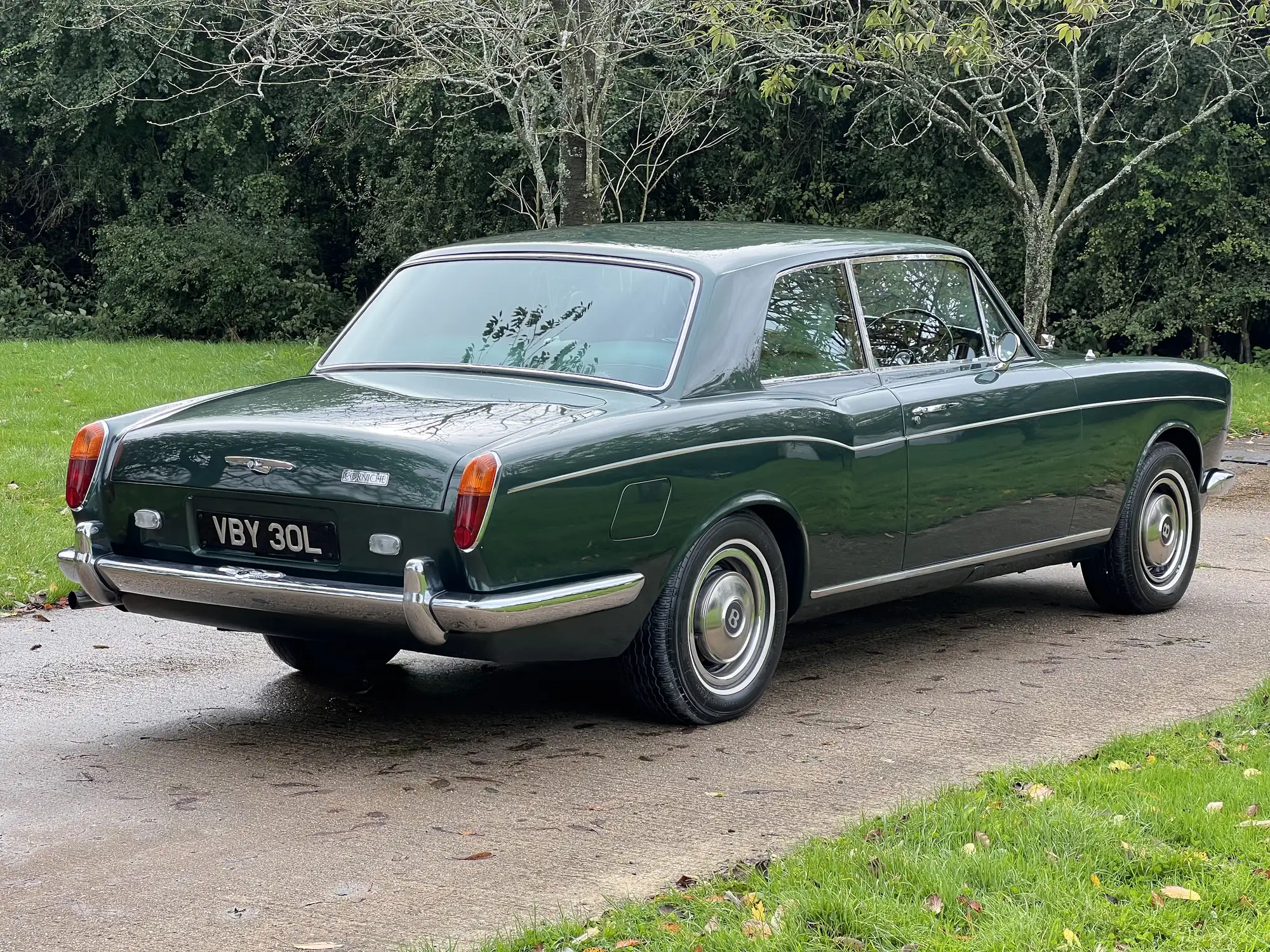 NEO – Bentley Corniche FHC 1977 – 1/43 – Résine – Collection – Très Bon état