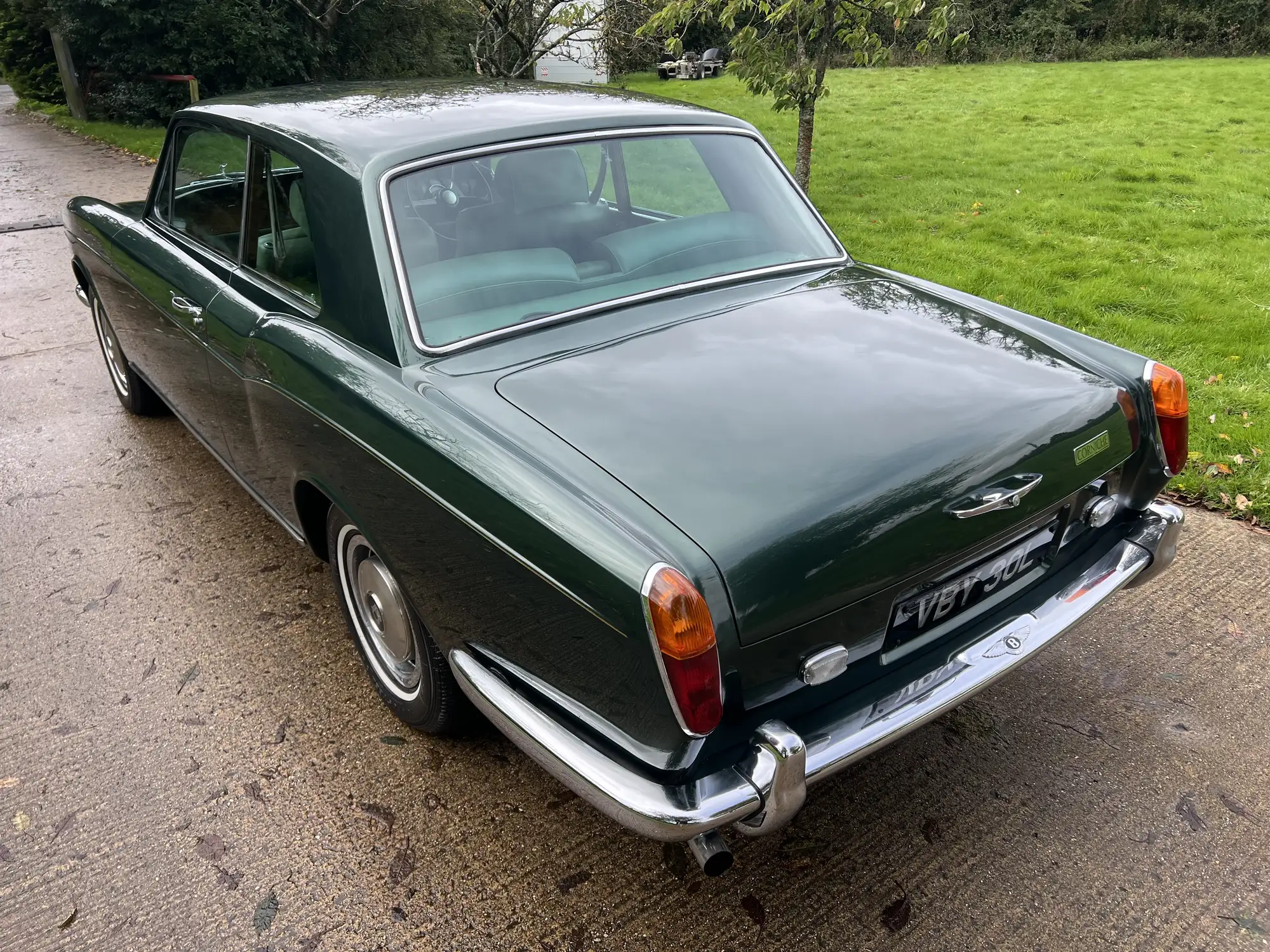 NEO – Bentley Corniche FHC 1977 – 1/43 – Résine – Collection – Très Bon état