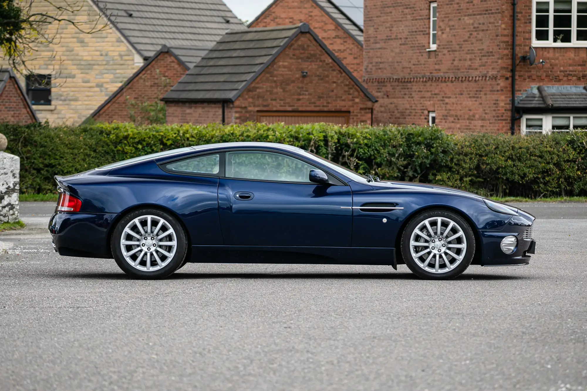 2003 Aston Martin V12 Vanquish-For Sale