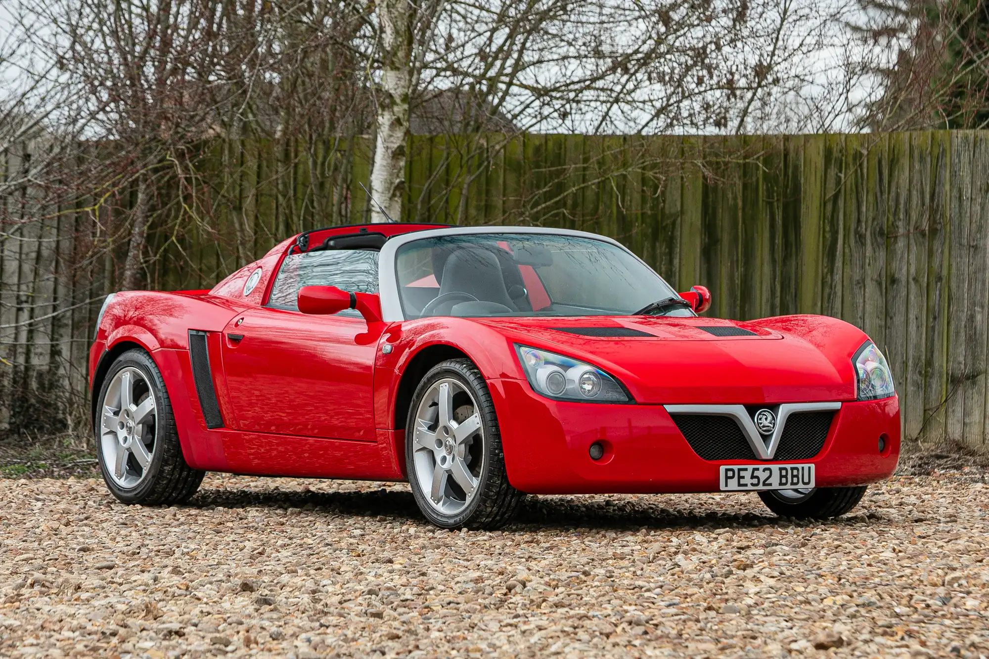 『Self Service』vol.25（2006年 Fall／Winter号） Iconic Auctioneers | 2002 Vauxhall VX220-Sold