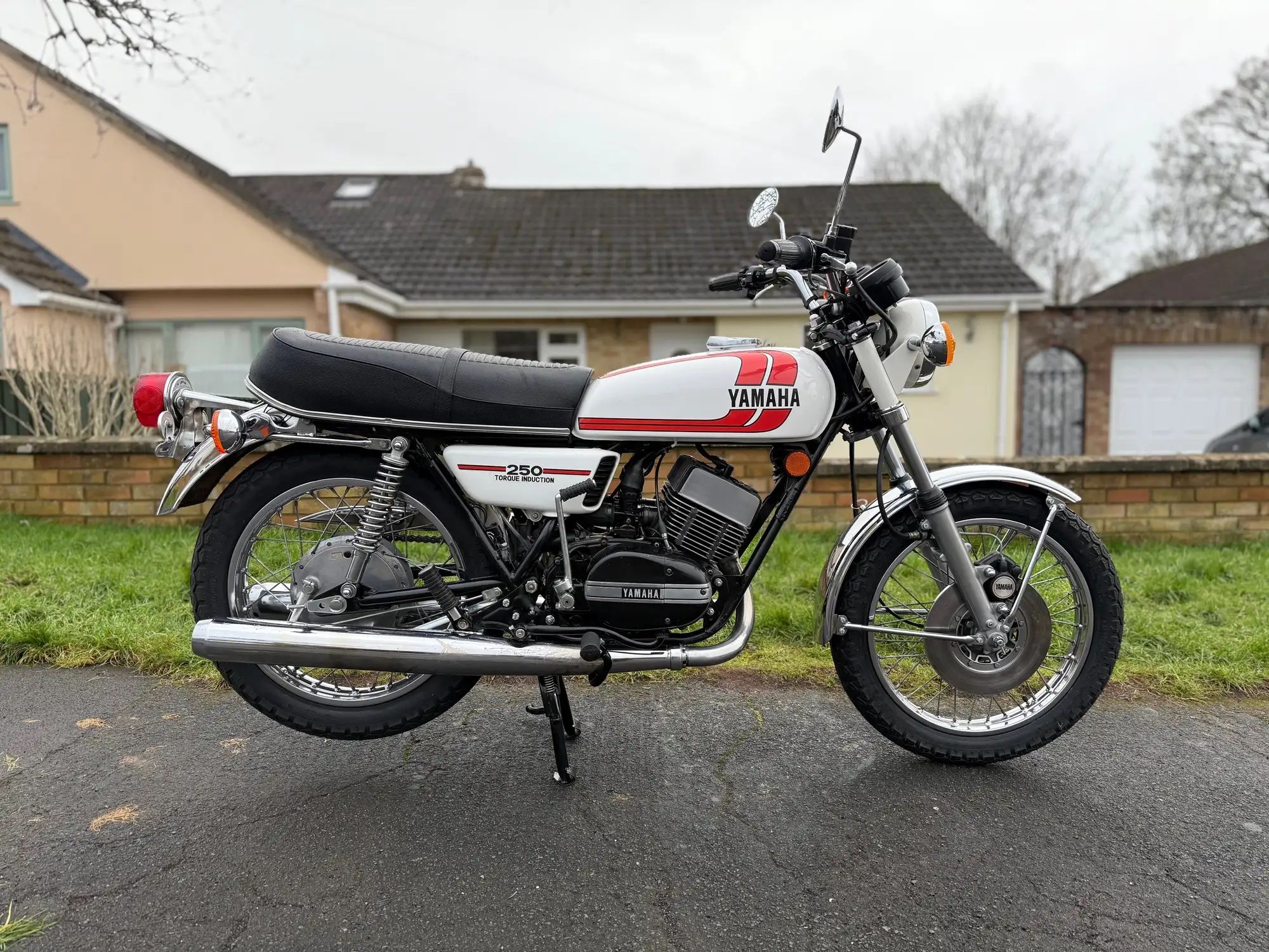 1975 Yamaha RD250B 247cc-For Sale