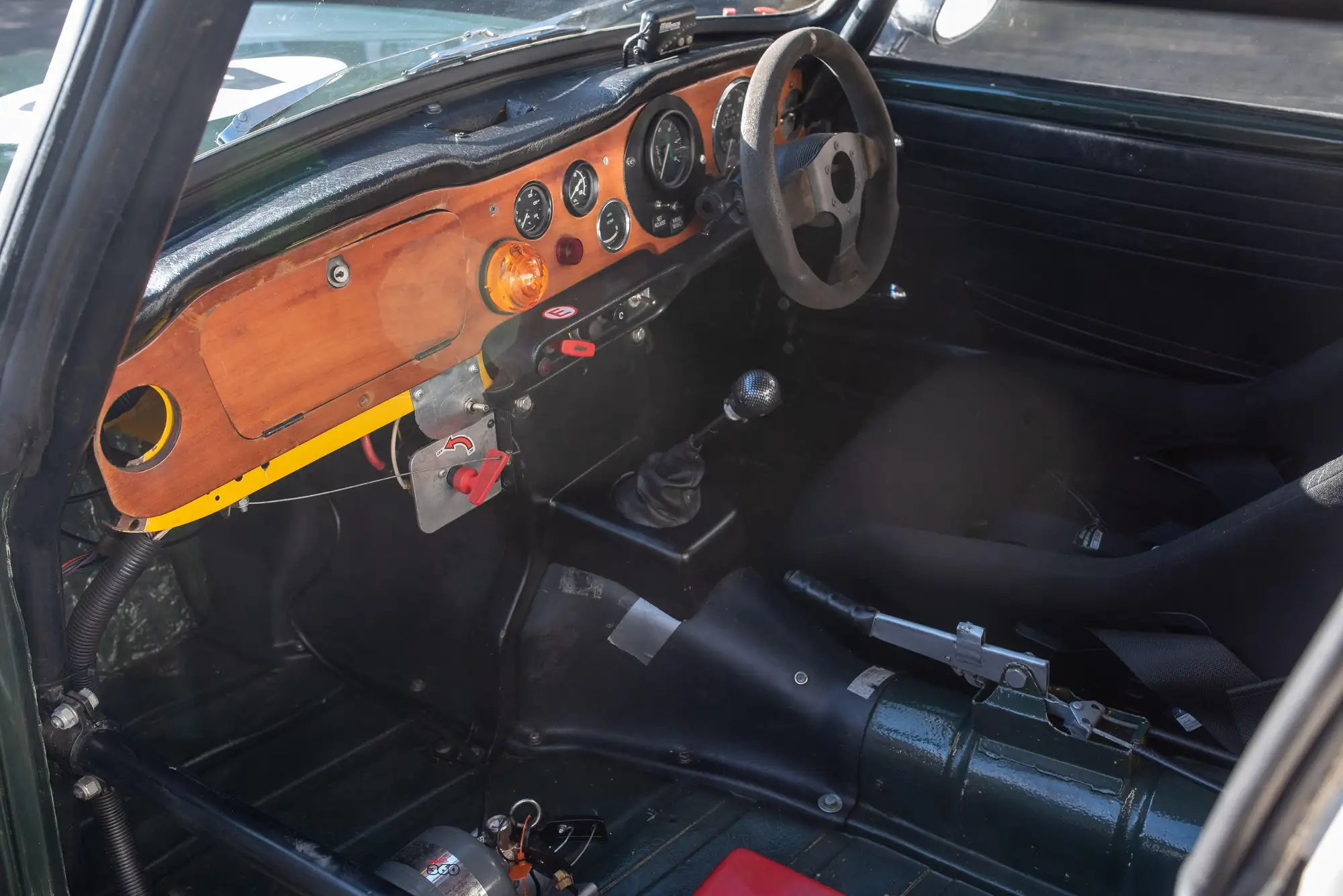 1969 Triumph TR6 2.5 PI Historic Race Car-For Sale