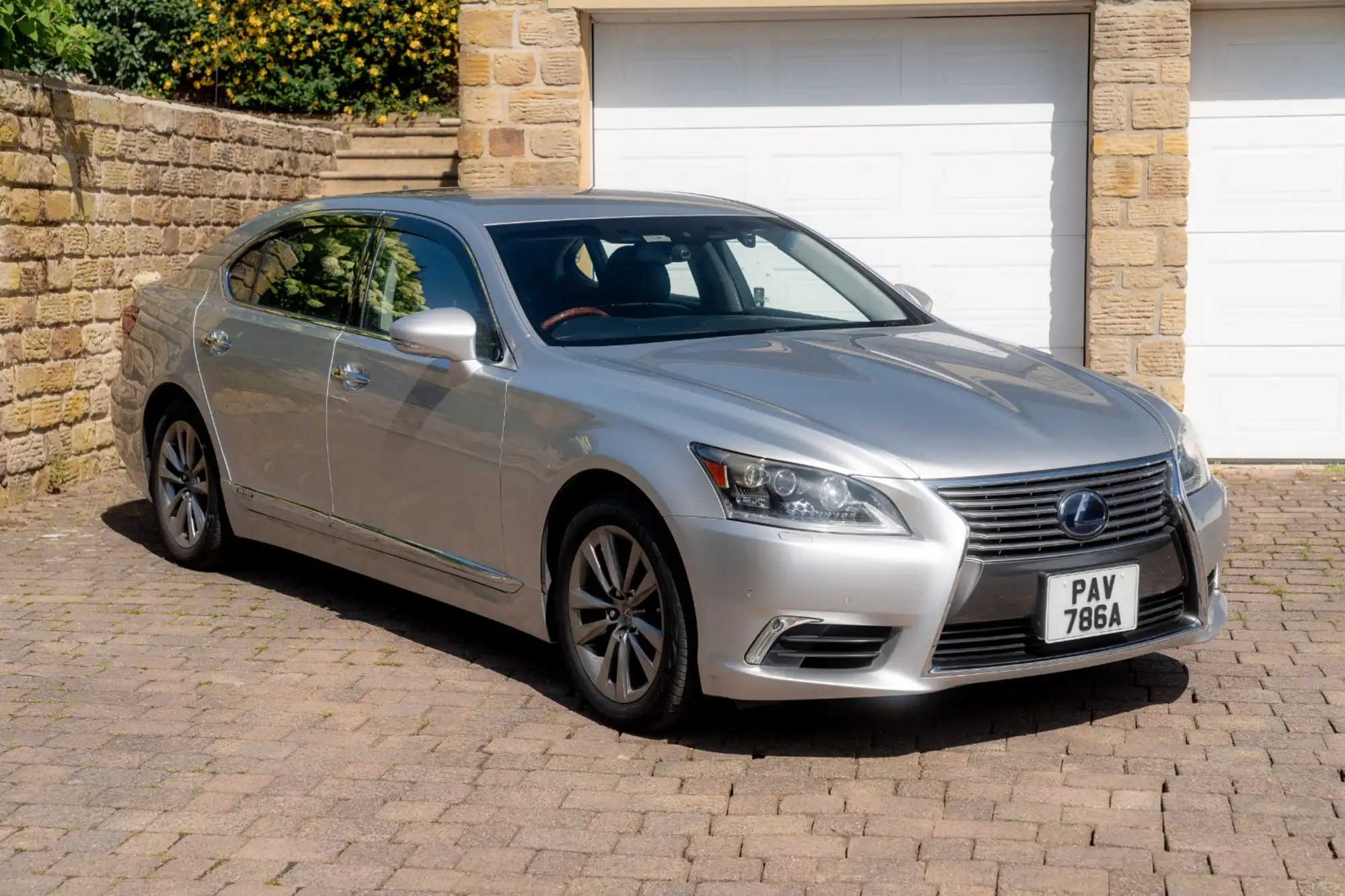 Iconic Auctioneers | 2013 Lexus LS600hl-For Sale