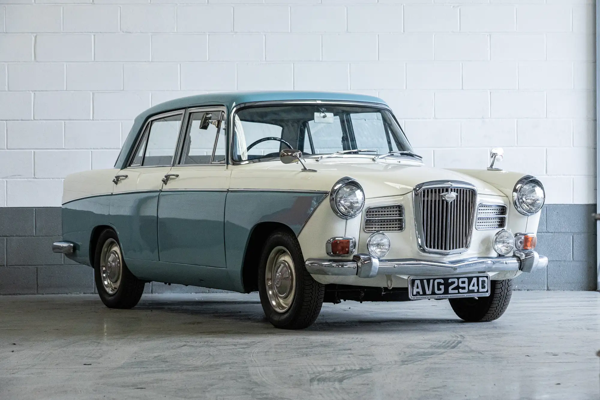 merci　16 Iconic Auctioneers | 1966 Wolseley 16/60-Sold