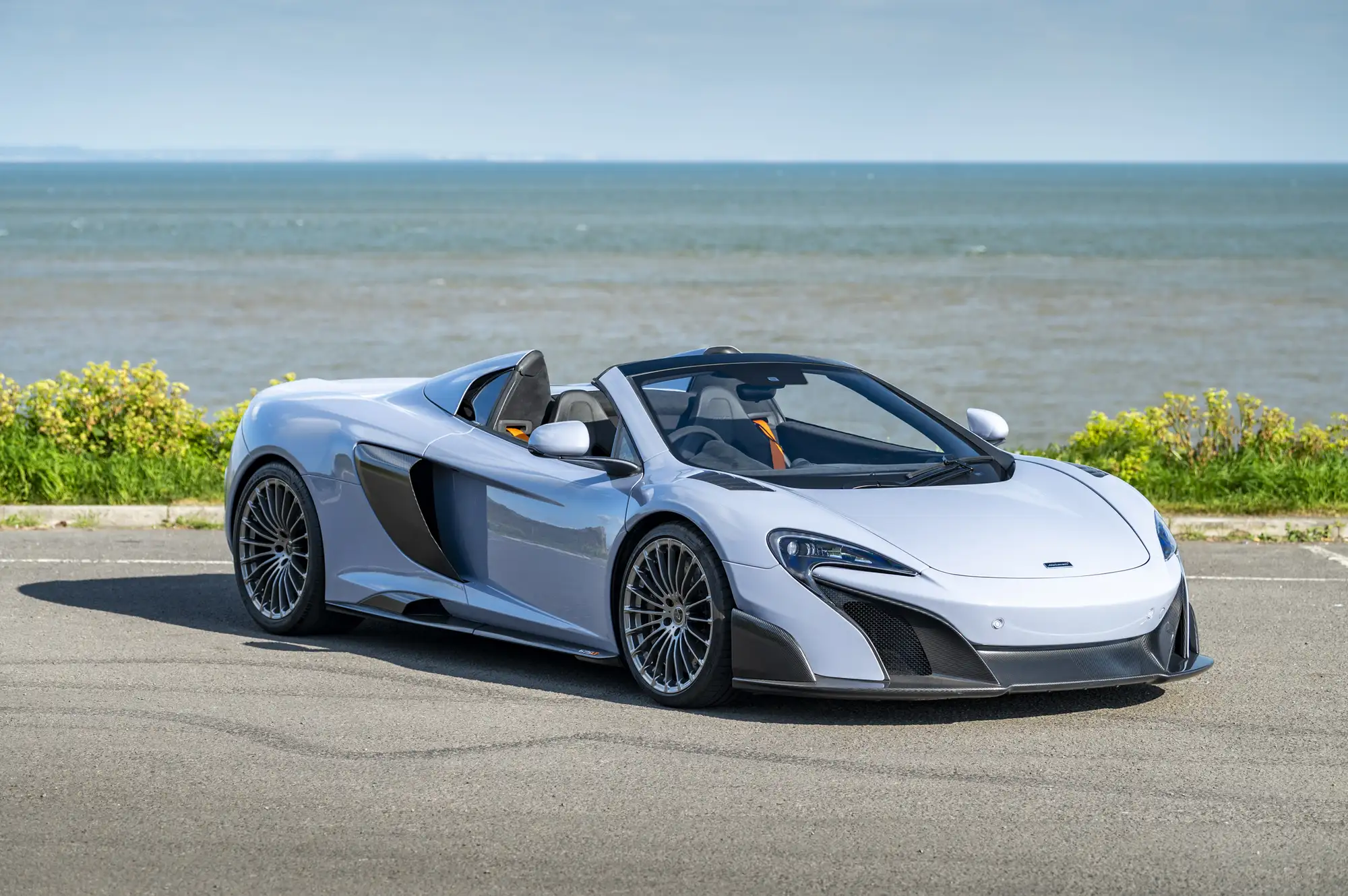 Iconic Auctioneers | 2016 McLaren 675LT Spider SA - 1,950 Miles-Sold