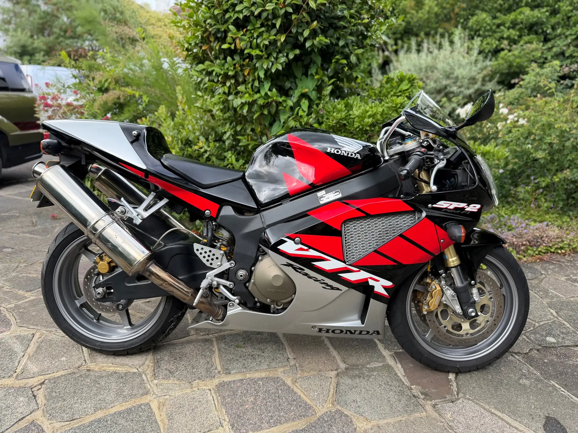 Honda - VTR1000 Review (2000-2005) Buying Guide SP-1⁄SP-2 &amp
