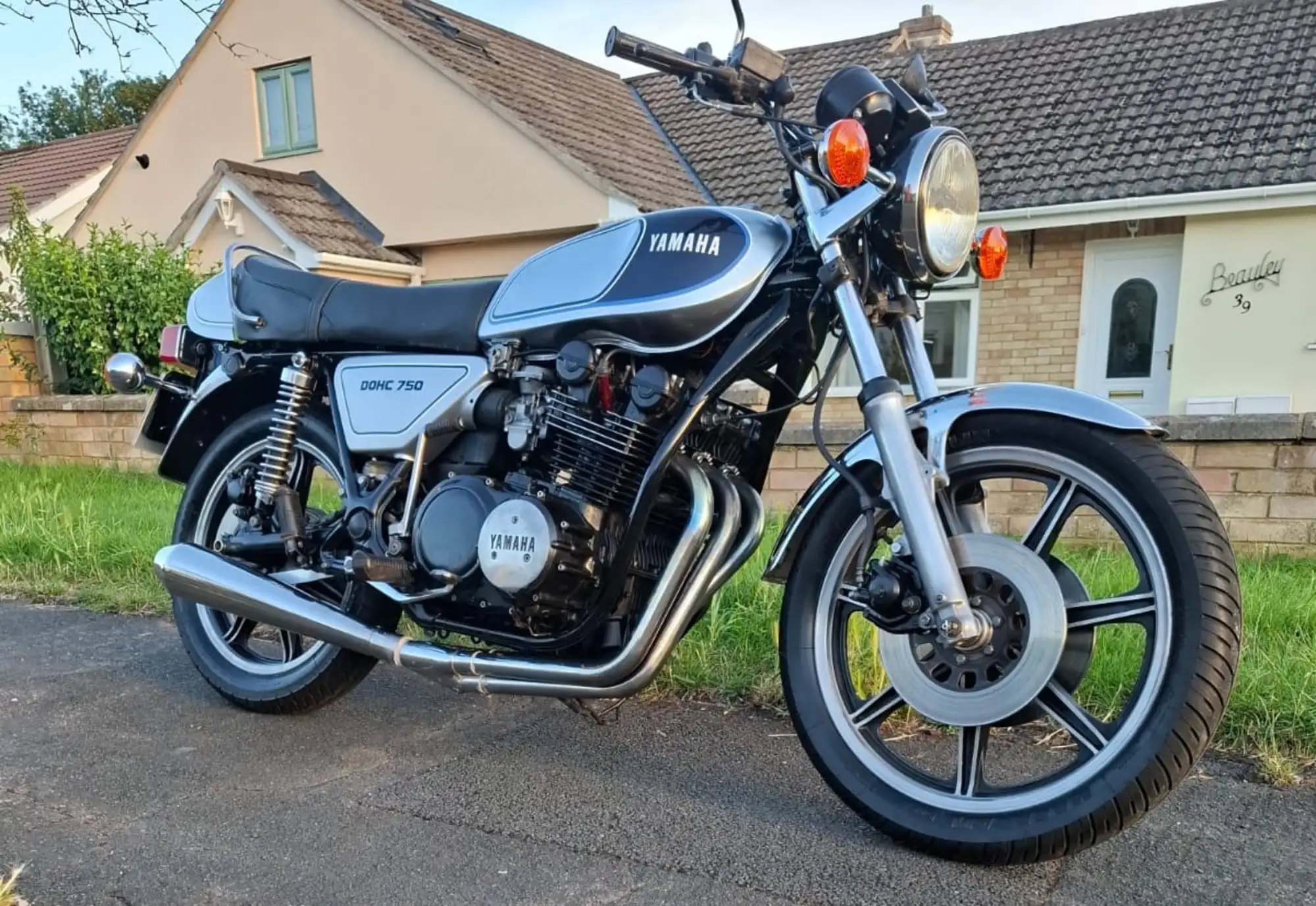 いまだ人気衰えず　純A級　YAMAHA A-750 整備済 Iconic Auctioneers | 1978 Yamaha XS750 747cc-Sold