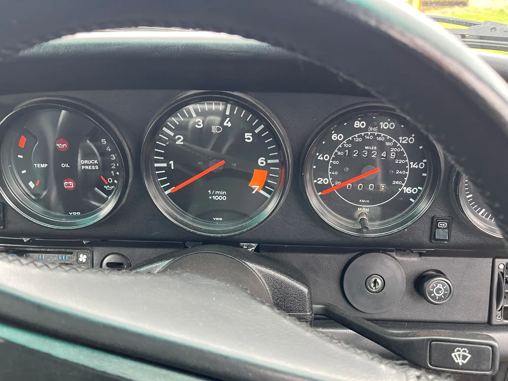1985 Porsche 911 3.2 Carrera-Sold