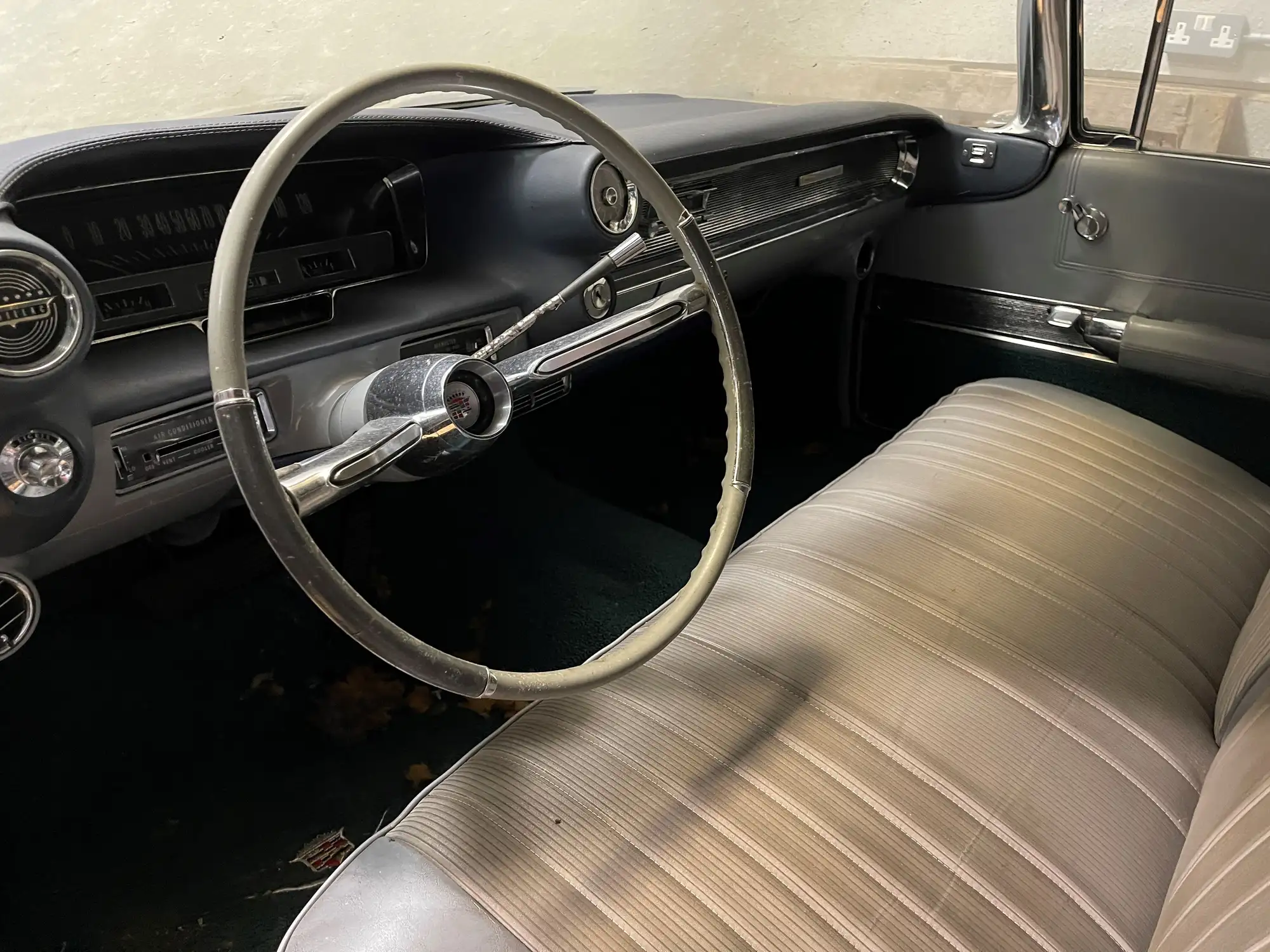 1960 Cadillac Coupe De Ville (Series 6300)-Sold