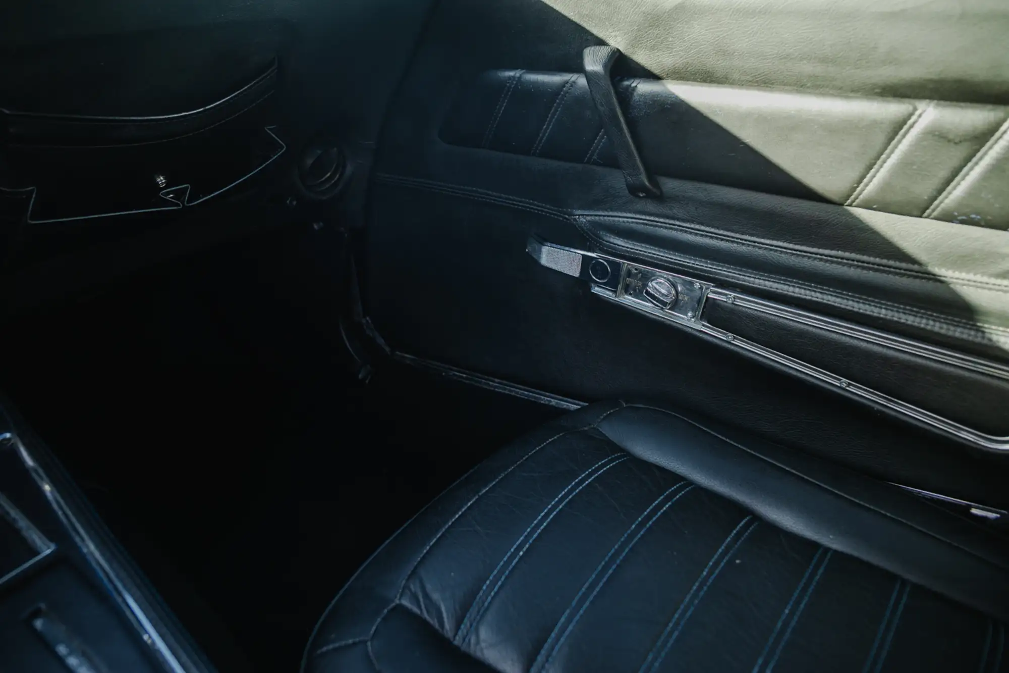 1976 Chevrolet Corvette Stingray C3 Targa-Top 350ci-Sold