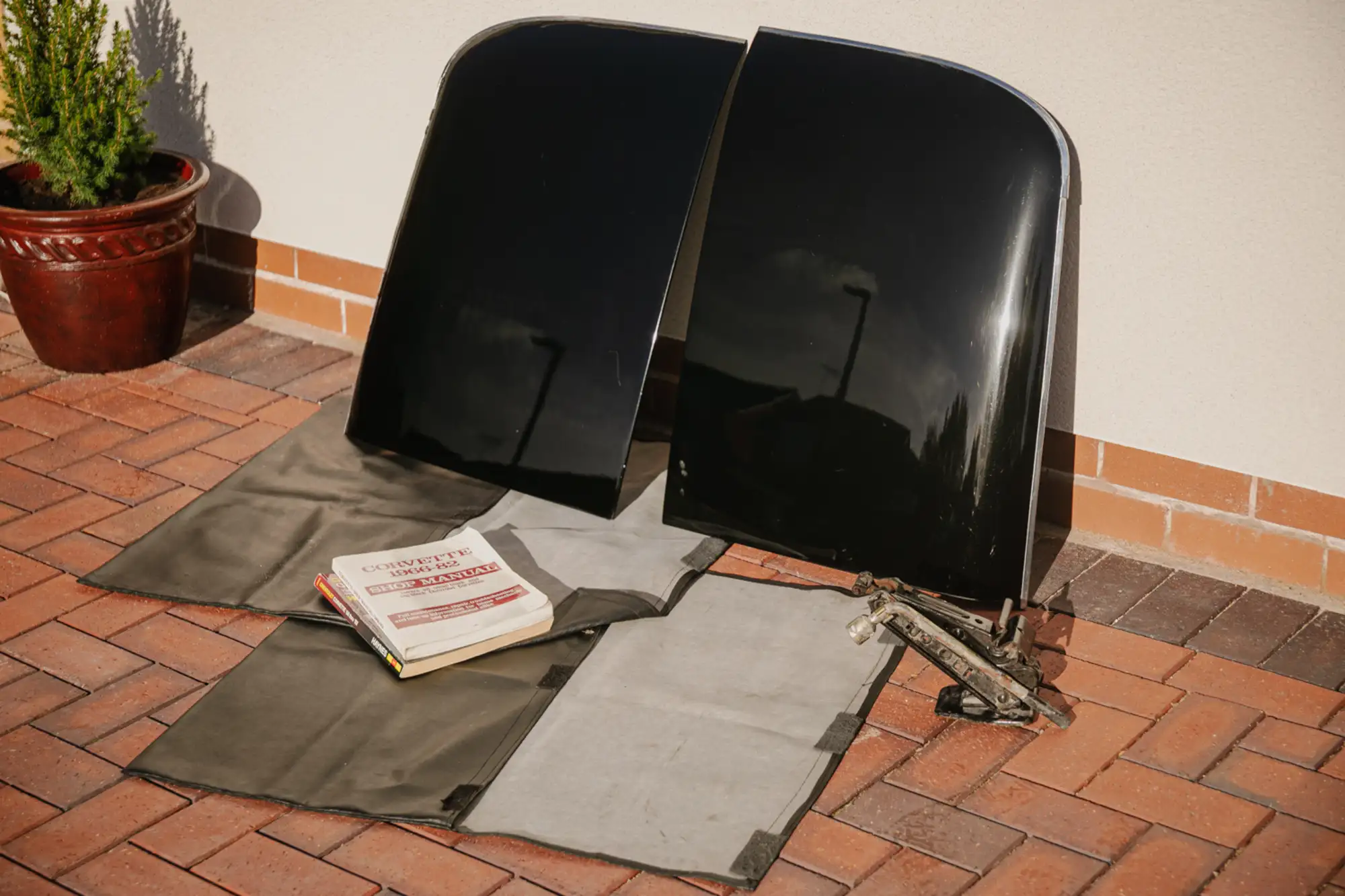 1976 Chevrolet Corvette Stingray C3 Targa-Top 350ci-Sold