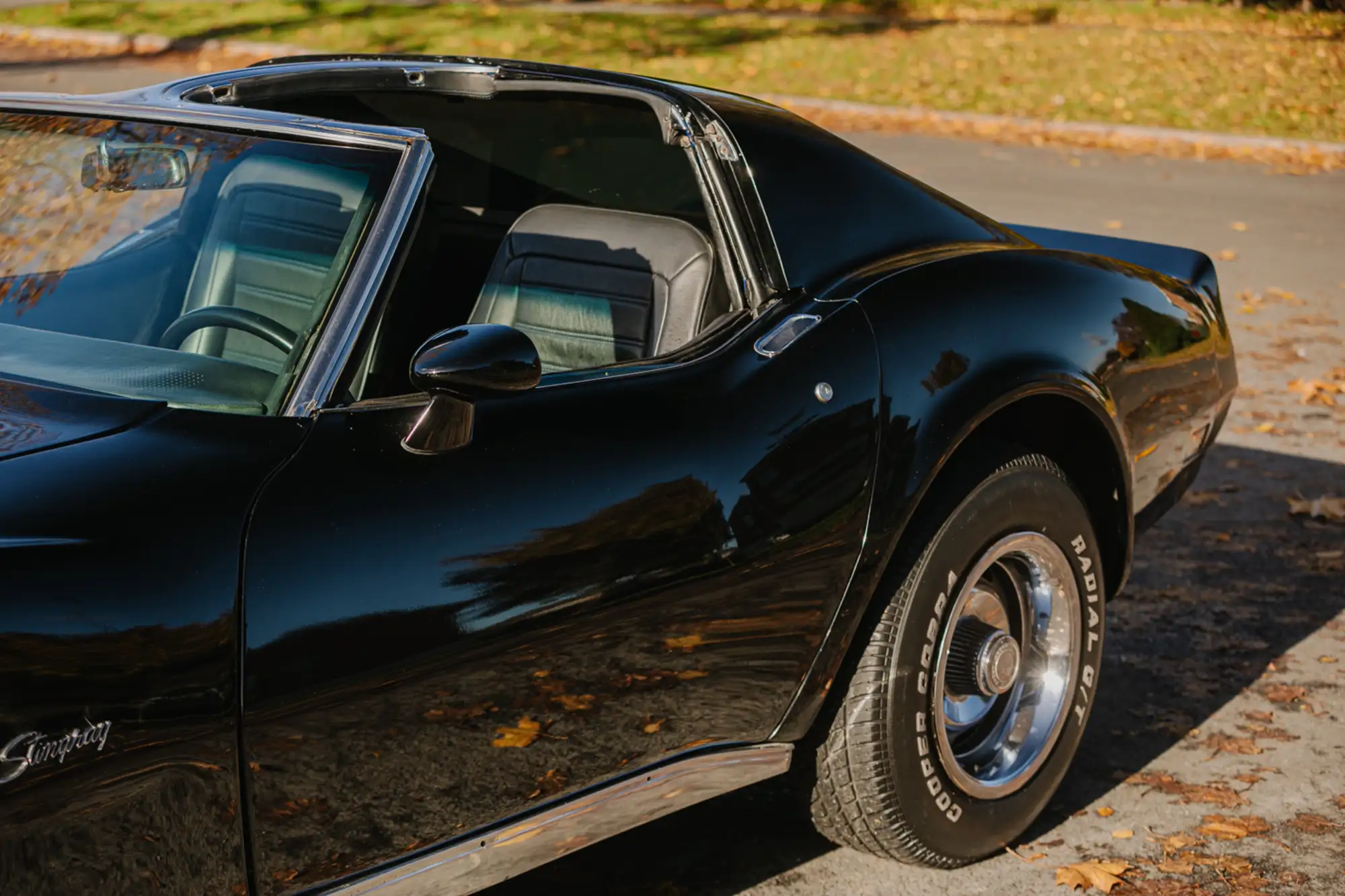 1976 Chevrolet Corvette Stingray C3 Targa-Top 350ci-Sold