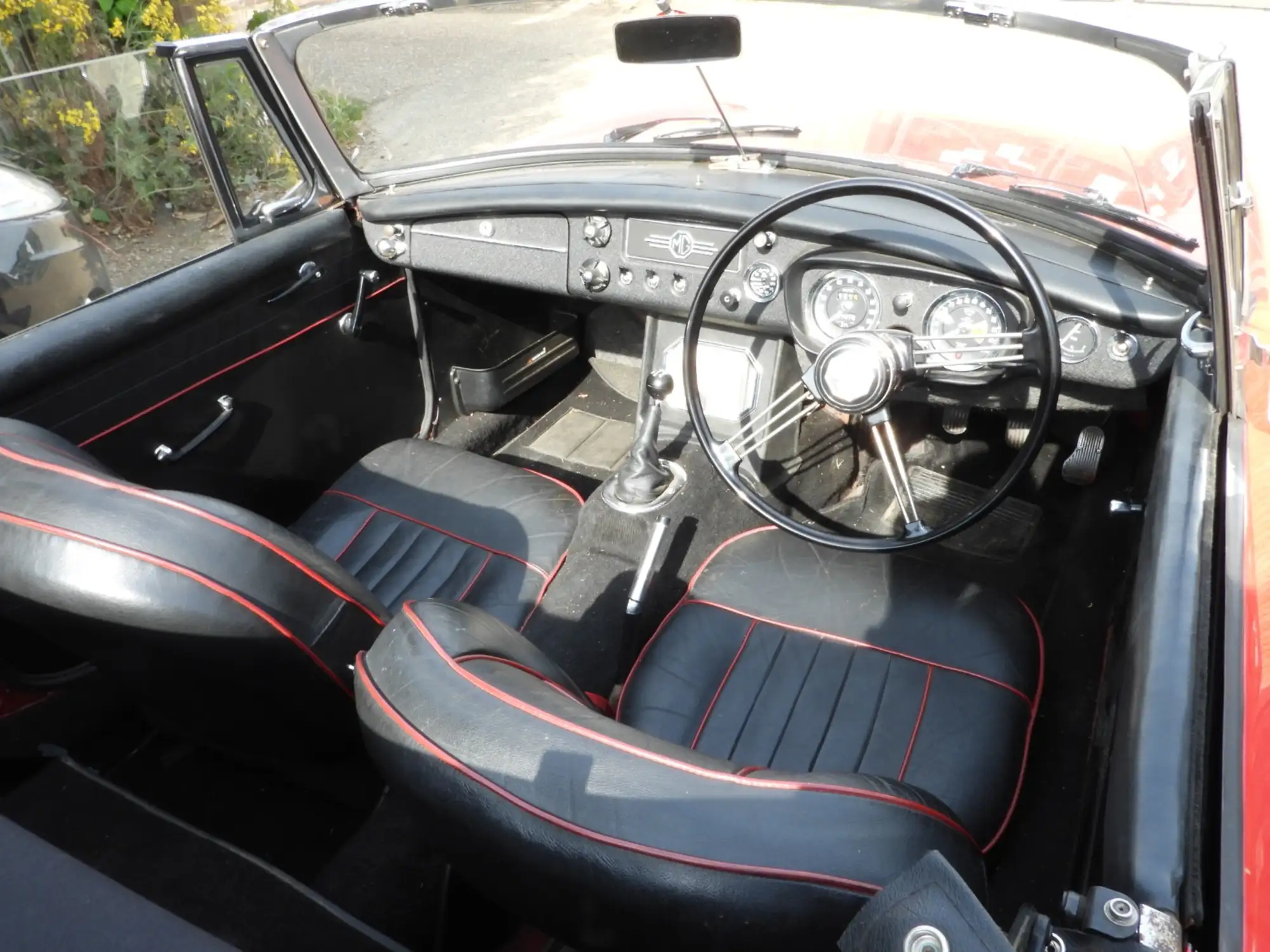 1966 MG B Roadster - For Sale 