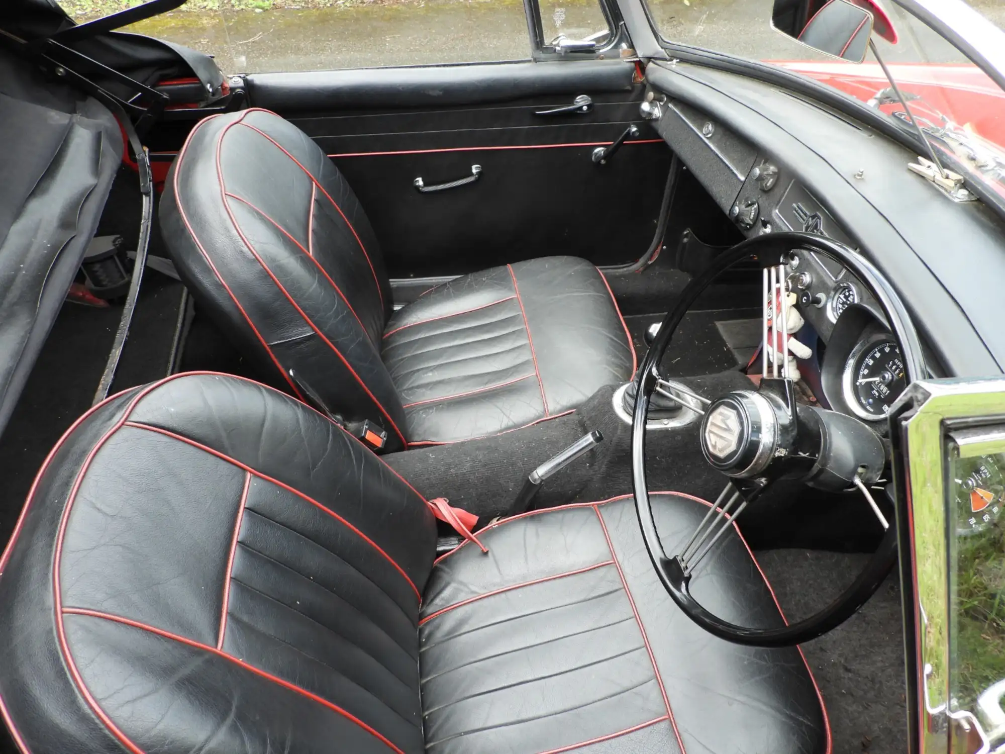 1966 MG B Roadster - For Sale 