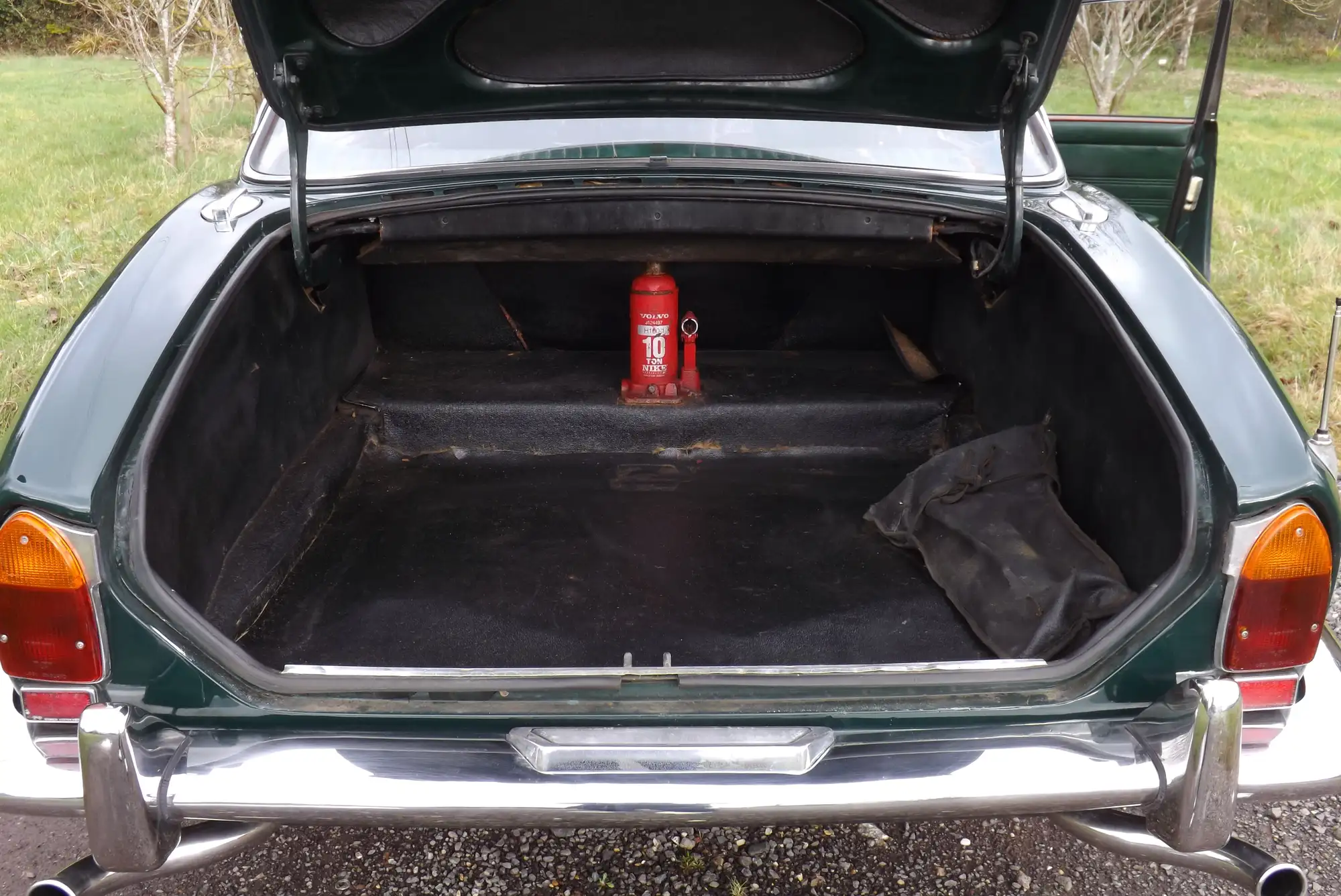 1973 Jaguar XJ6 Series One  4.2 Manual-For Sale