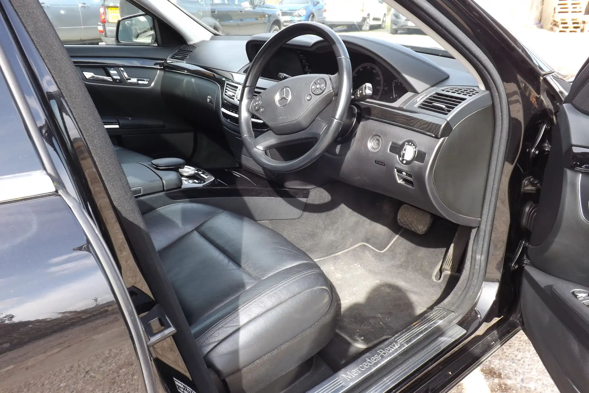 2013 Mercedes-Benz S350 Bluetec-Property of Mr Nigel Havers-Sold