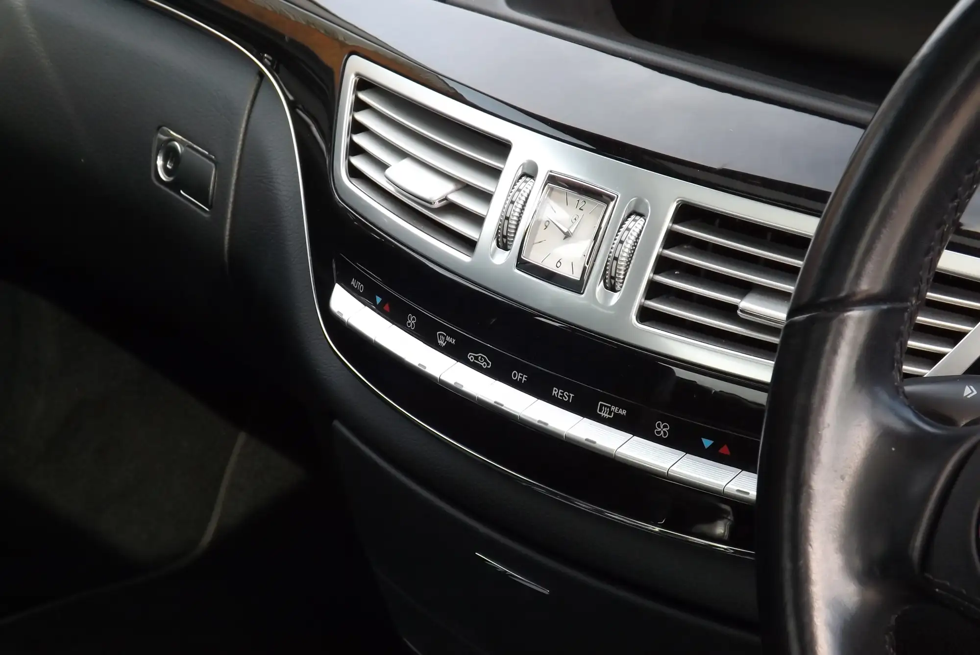 2013 Mercedes-Benz S350 Bluetec-Property of Mr Nigel Havers-Sold