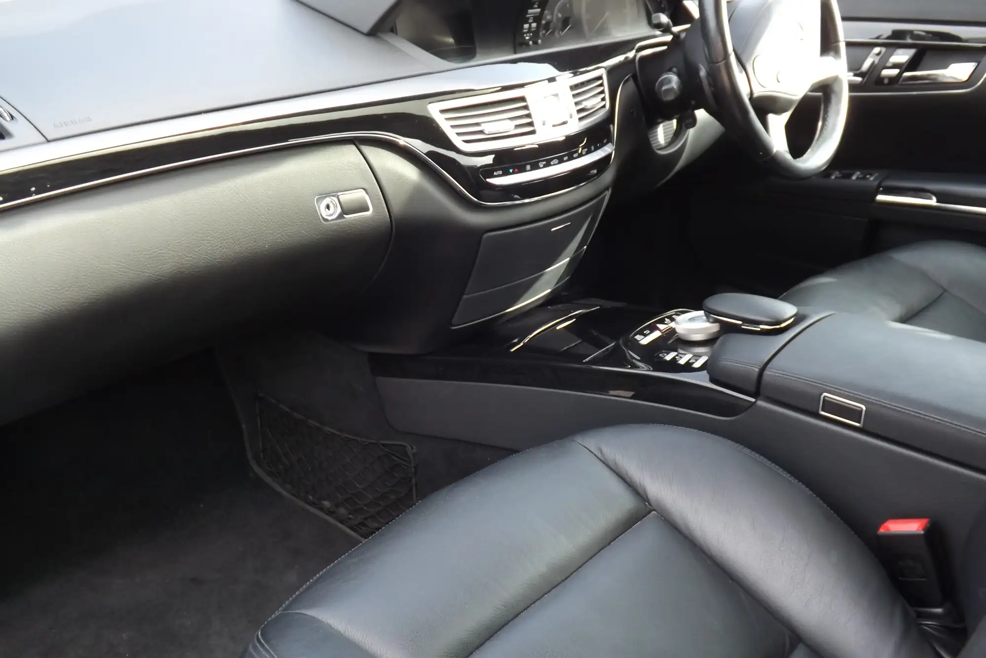 2013 Mercedes-Benz S350 Bluetec-Property of Mr Nigel Havers-Sold