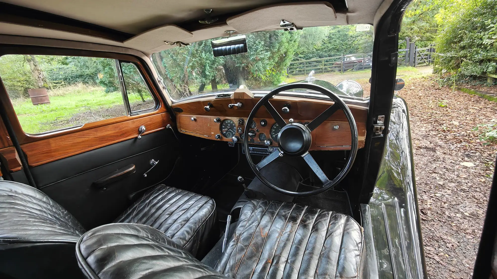 1947 Jaguar 2½-Litre Saloon-Sold