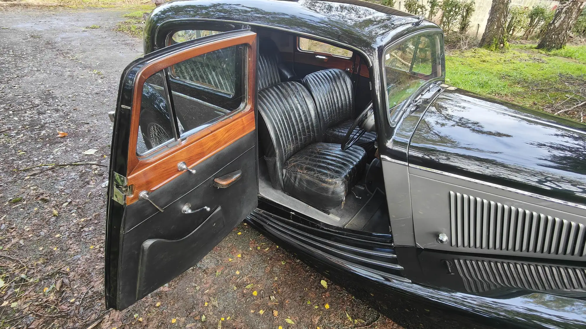1947 Jaguar 2½-Litre Saloon-Sold