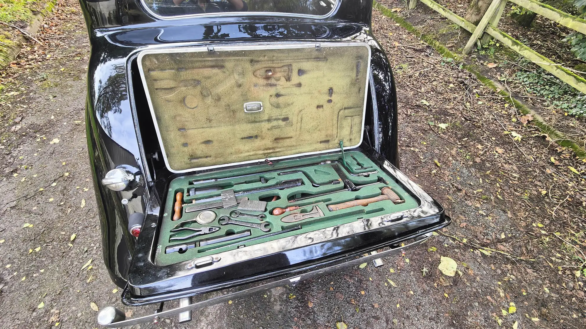 1947 Jaguar 2½-Litre Saloon-Sold