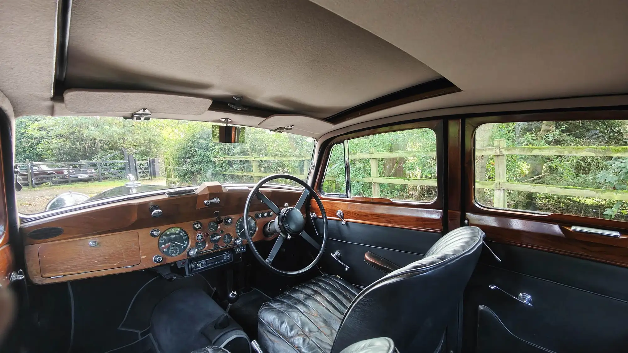 1947 Jaguar 2½-Litre Saloon-Sold