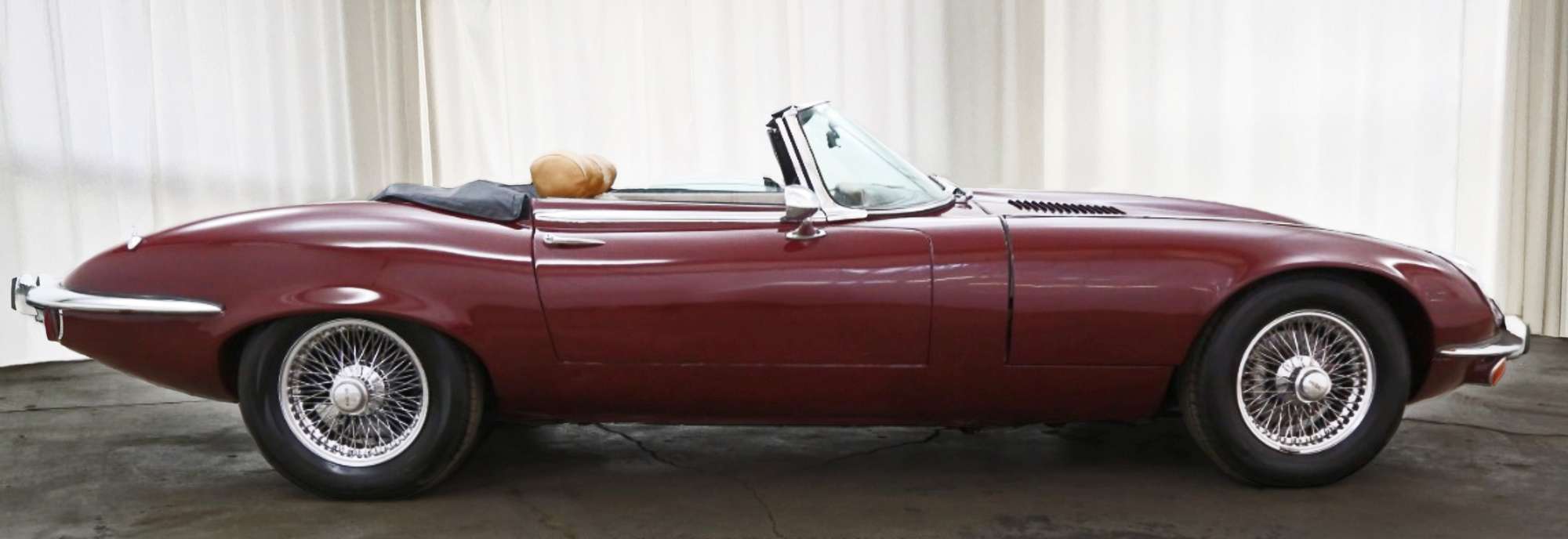 1974 Jaguar E-Type Series III V12 Roadster-Auction Lot