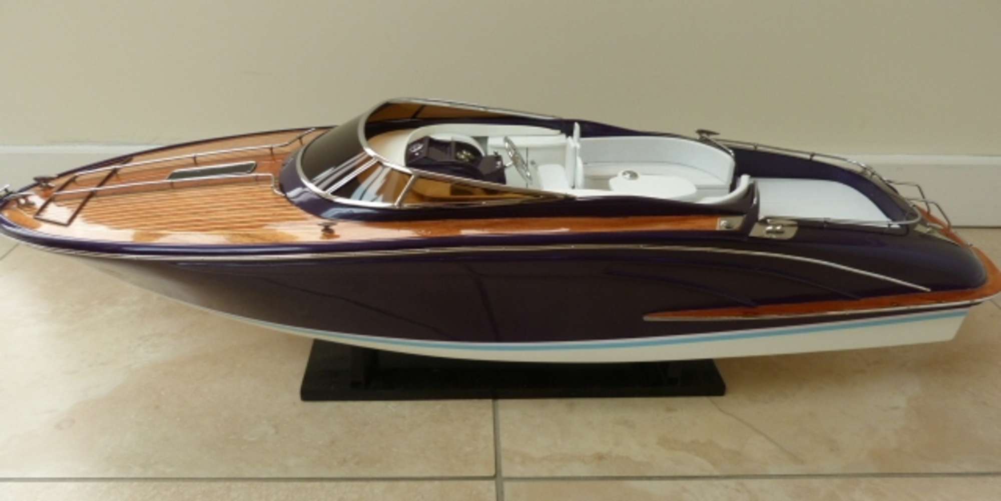 'Riva Aquarama special scale model boat.-Sold