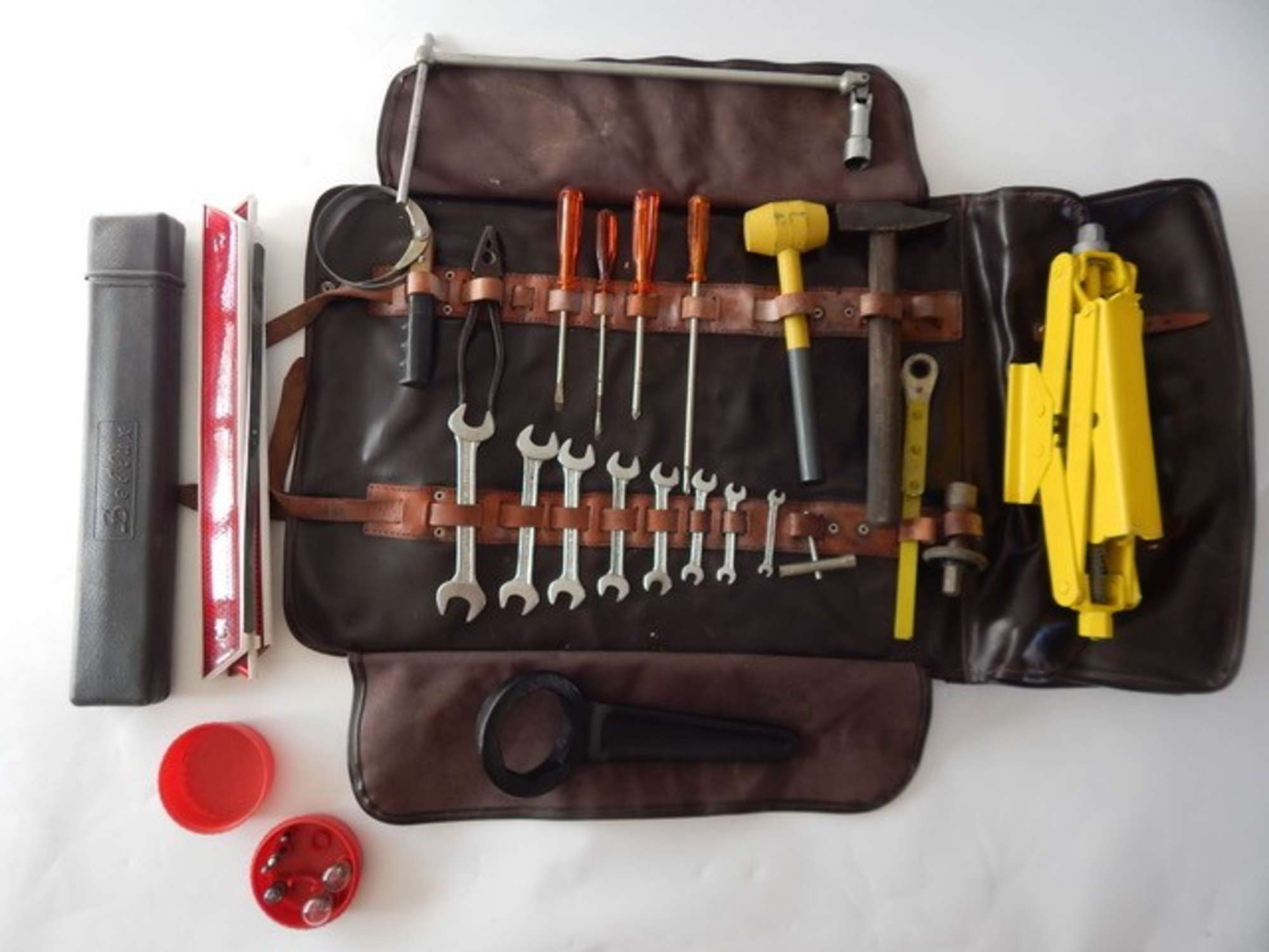 Complete Ferrari 365 GTB/4 Daytona Tool Kit-Sold