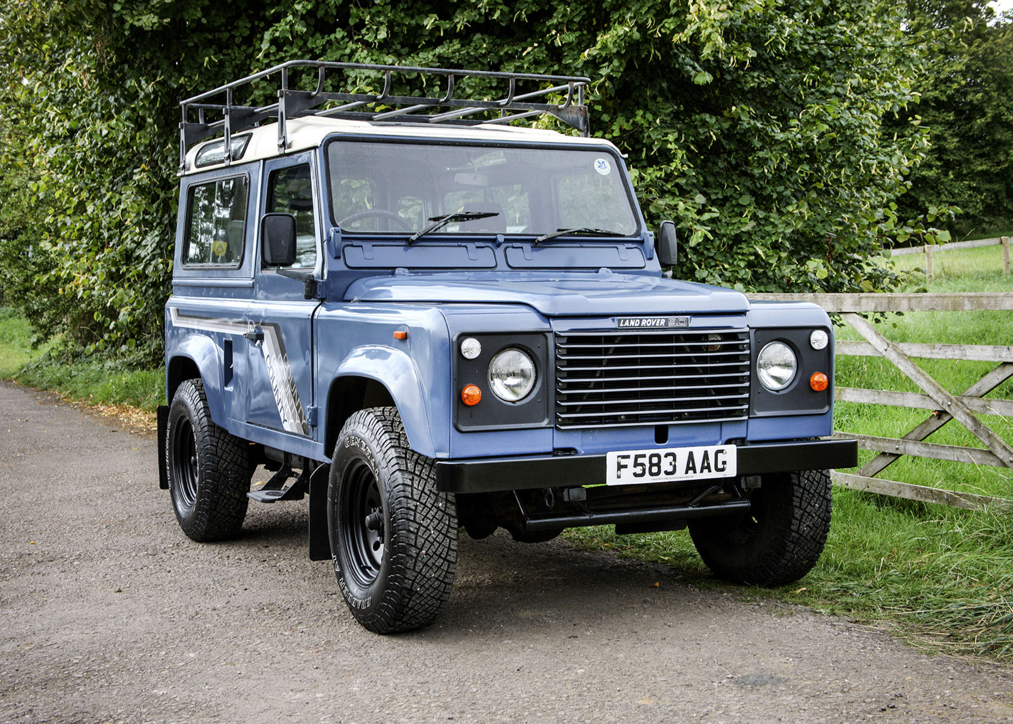1988 Land Rover Defender 90 4C SW 2.5 Petrol Model-Auction Lot
