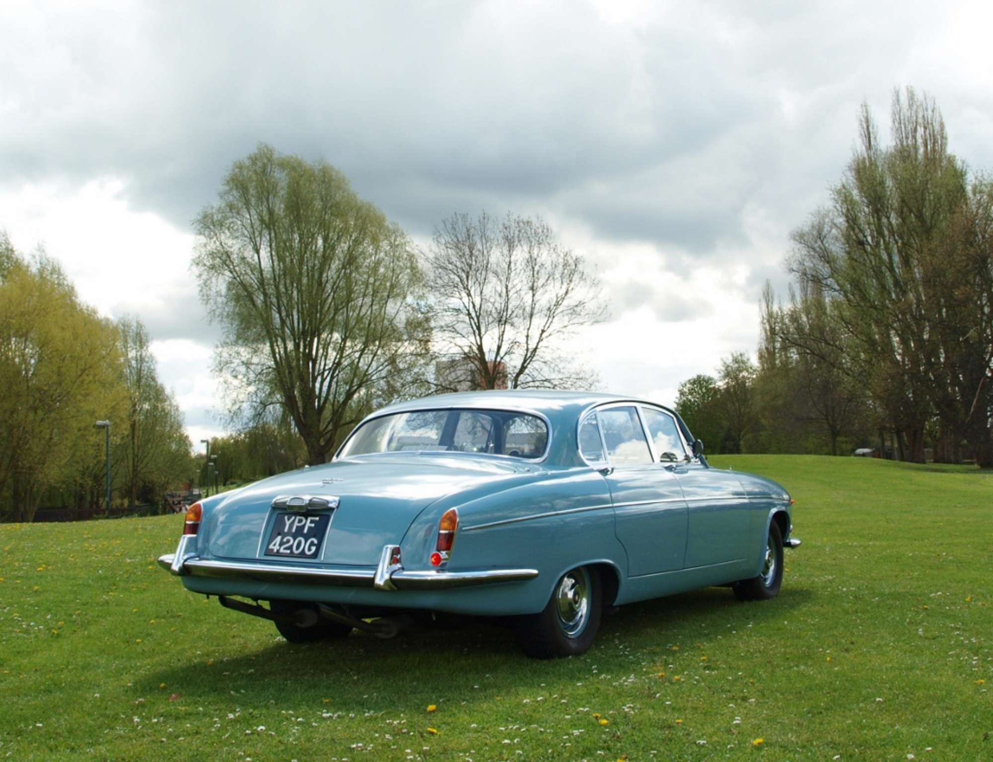 1969 Jaguar 420 G-Sold