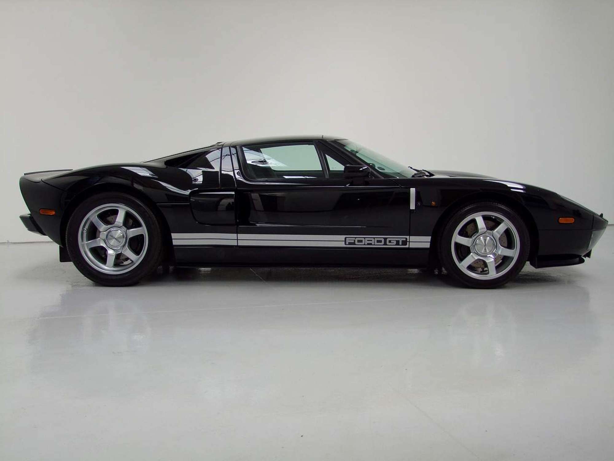 2005 Ford GT-Auction Lot