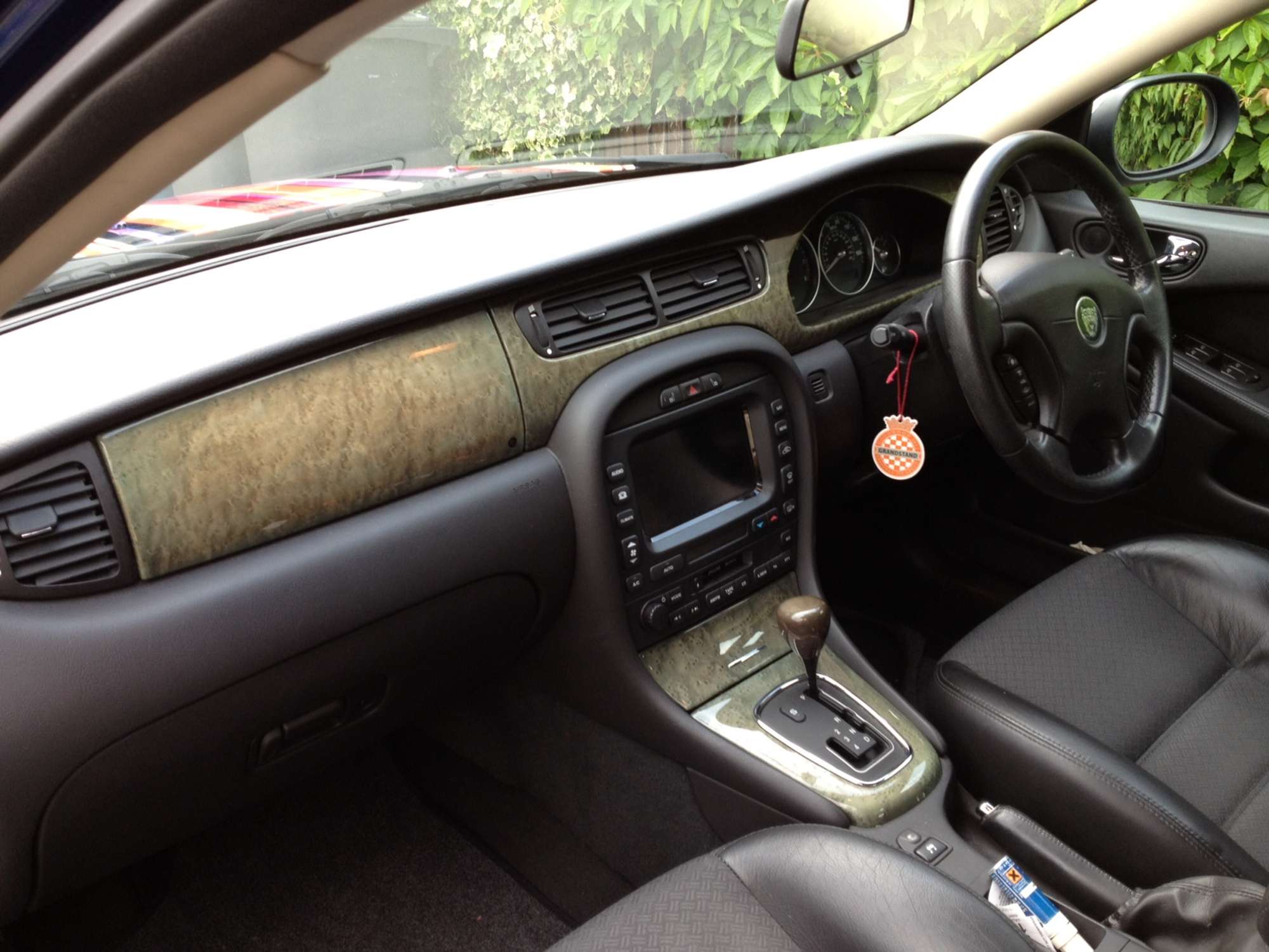 2001 'Paul Smith ' Jaguar X-Type 2.5 V6 Sport Auto-Auction Lot