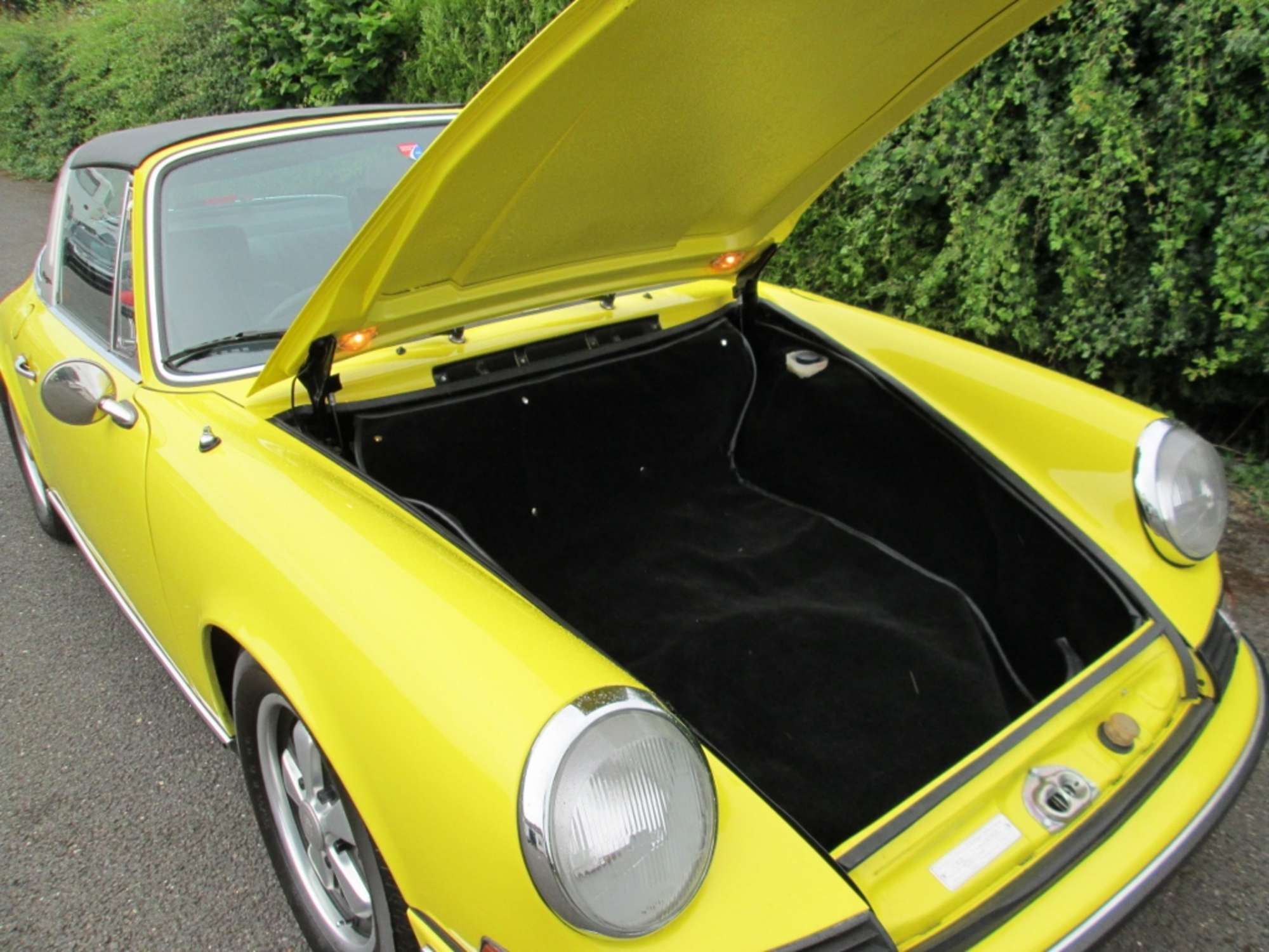 1971 Porsche 911E 2.4 Targa-Sold