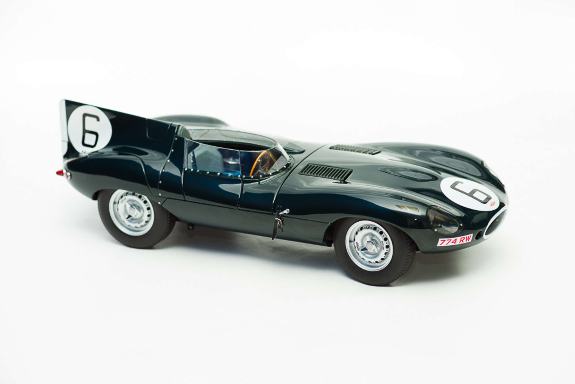 オートアート1/12 Jaguar D-TYPE 1955 オートアート1/12 Jaguar D-TYPE 1955 - メルカリ