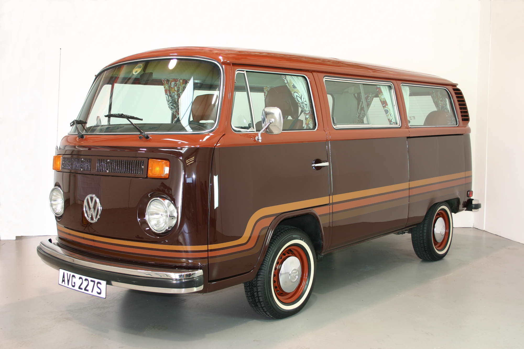 1978 VW Bus, Champagne Edition-Auction Lot